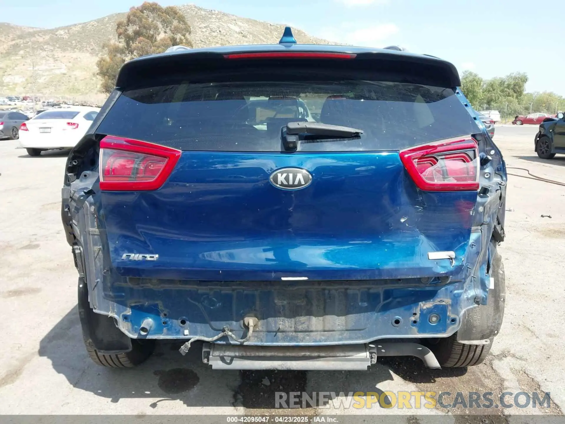 17 fotografías del automóvil dañado KNDCB3LC5K5252590 KIA NIRO 2019