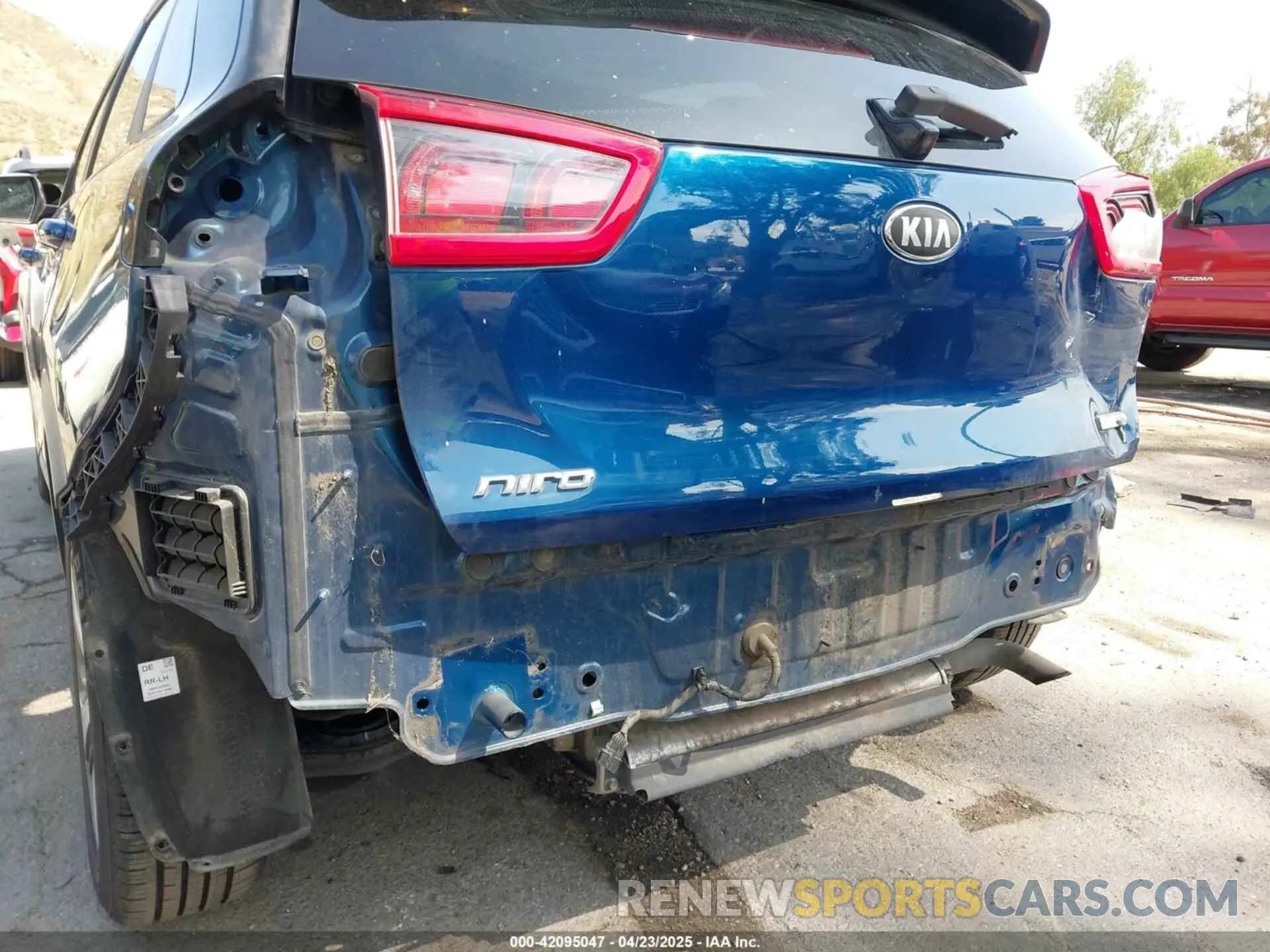 6 fotografías del automóvil dañado KNDCB3LC5K5252590 KIA NIRO 2019