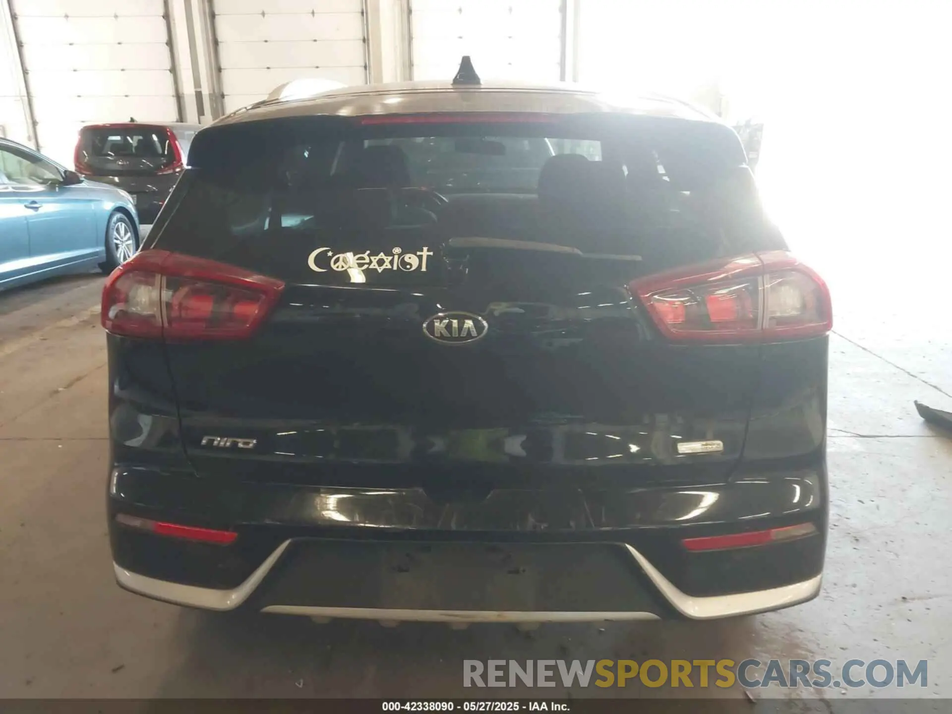 17 fotografías del automóvil dañado KNDCB3LC6K5252775 KIA NIRO 2019