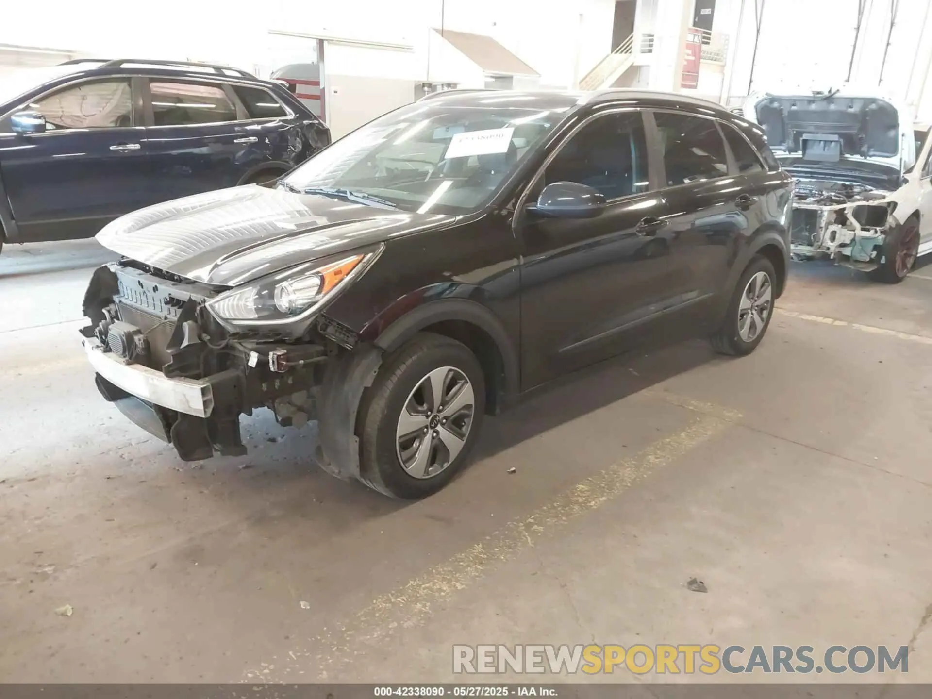 2 fotografías del automóvil dañado KNDCB3LC6K5252775 KIA NIRO 2019
