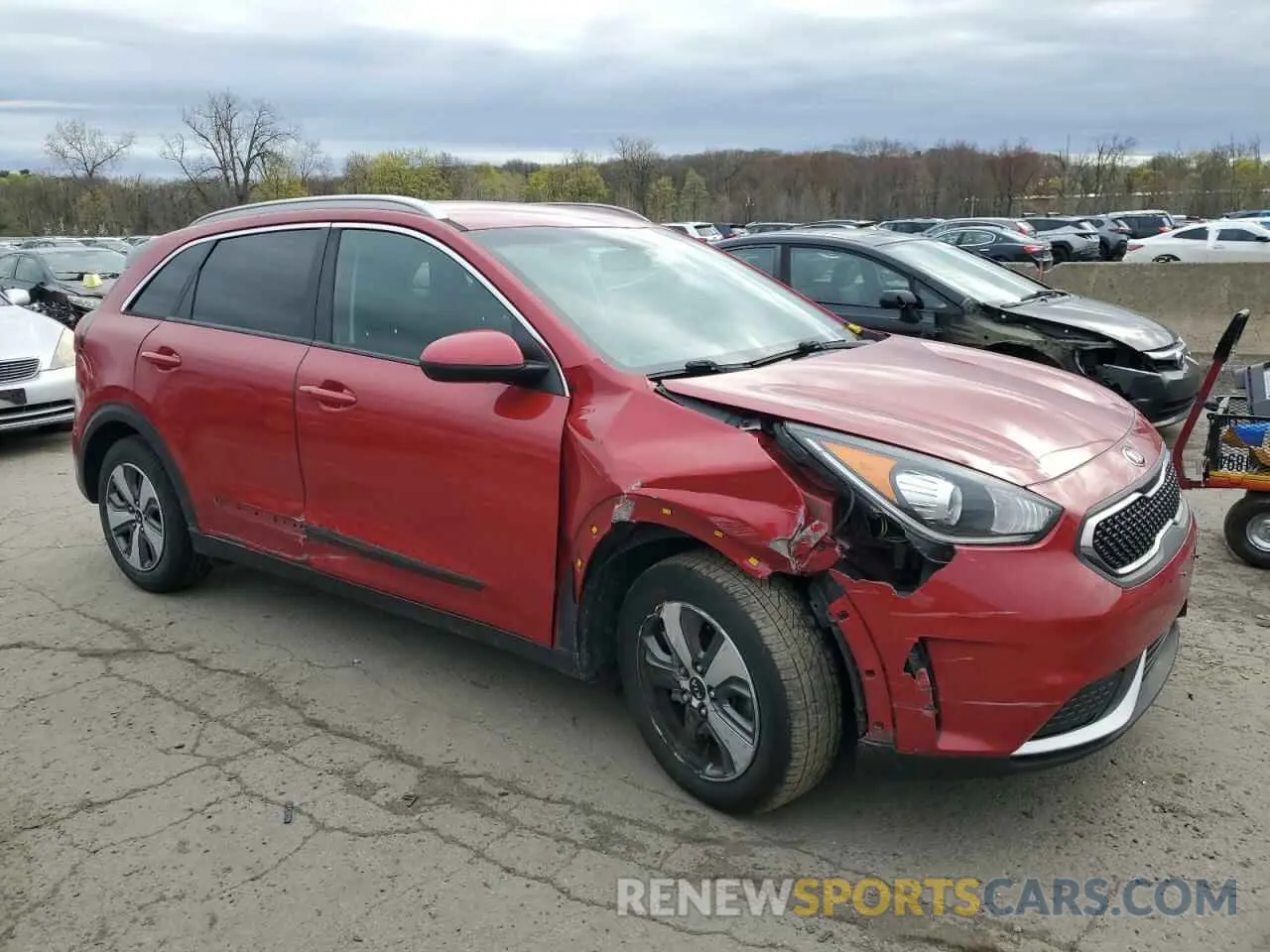 4 fotografías del automóvil dañado KNDCB3LC7K5219154 KIA NIRO 2019