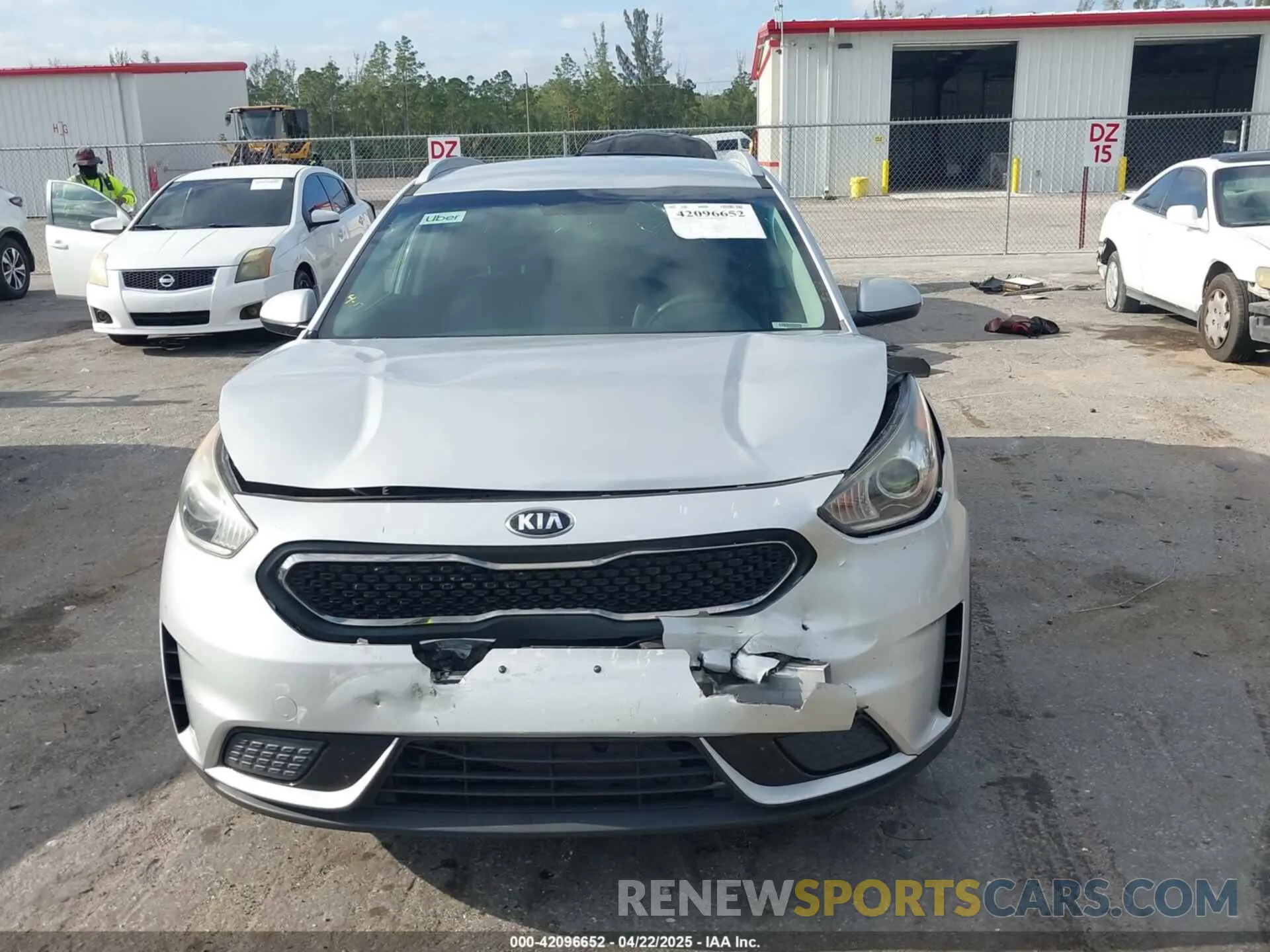 12 fotografías del automóvil dañado KNDCB3LC7K5231434 KIA NIRO 2019