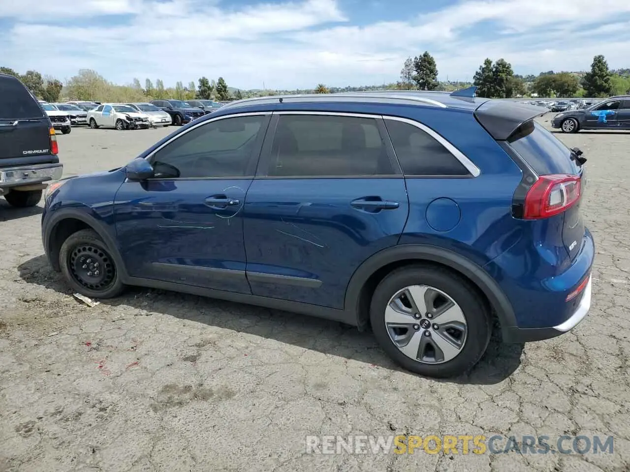 2 fotografías del automóvil dañado KNDCB3LC7K5257192 KIA NIRO 2019