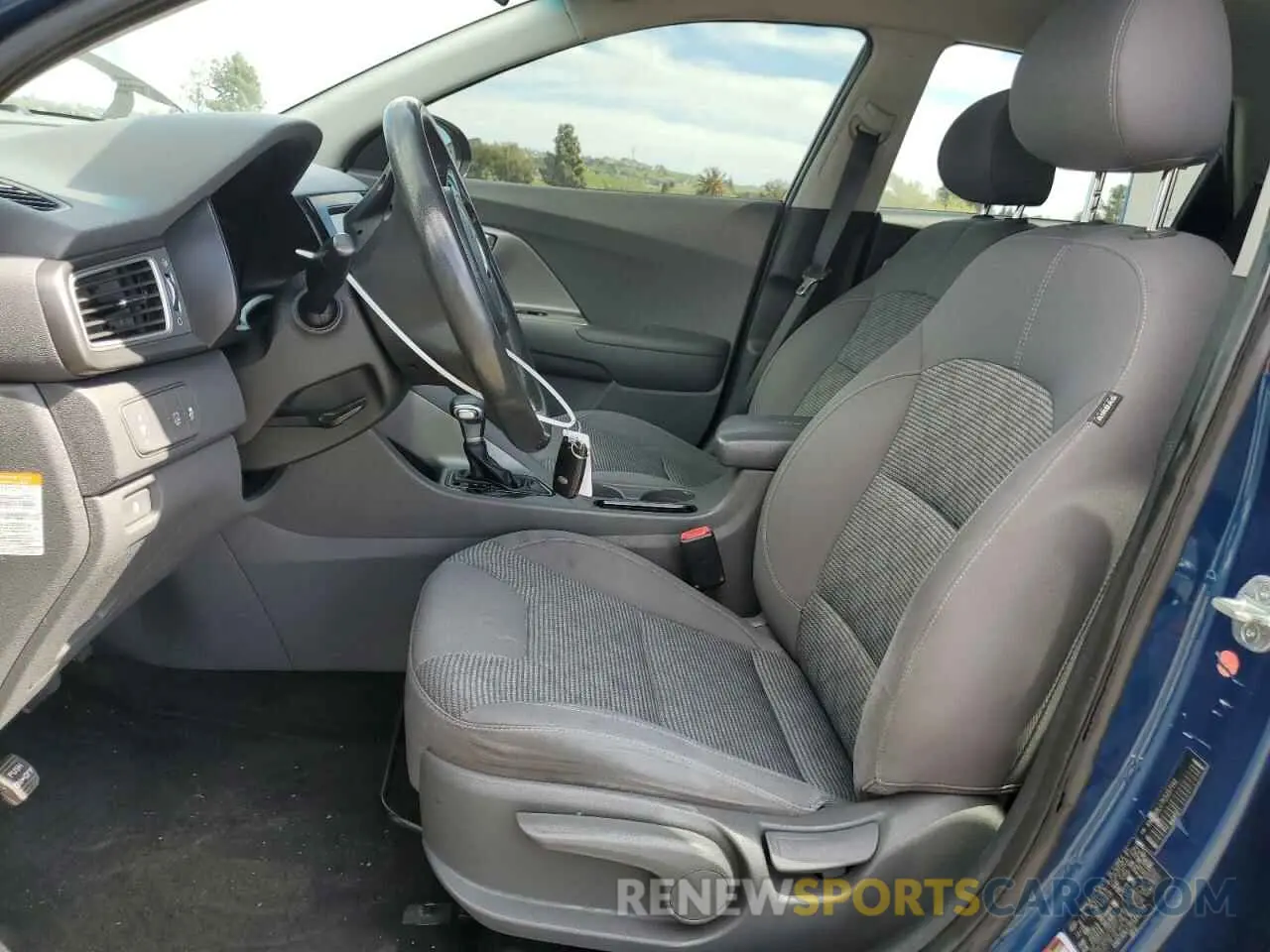 7 fotografías del automóvil dañado KNDCB3LC7K5257192 KIA NIRO 2019