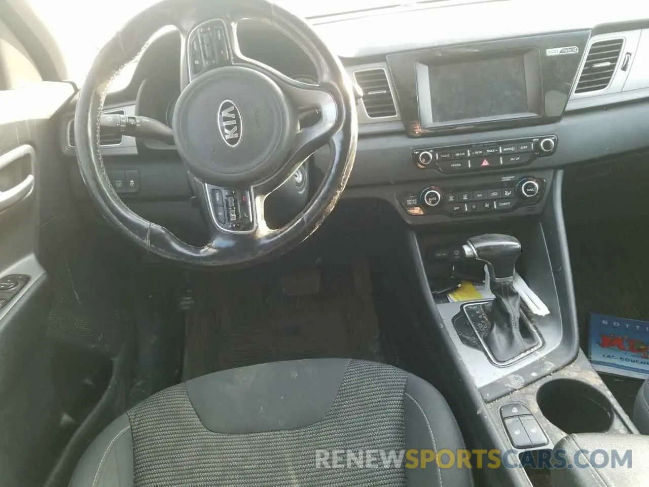 8 fotografías del automóvil dañado KNDCB3LC7K5257225 KIA NIRO 2019