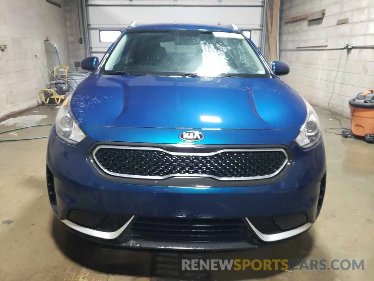 5 fotografías del automóvil dañado KNDCB3LC8K5335589 KIA NIRO 2019