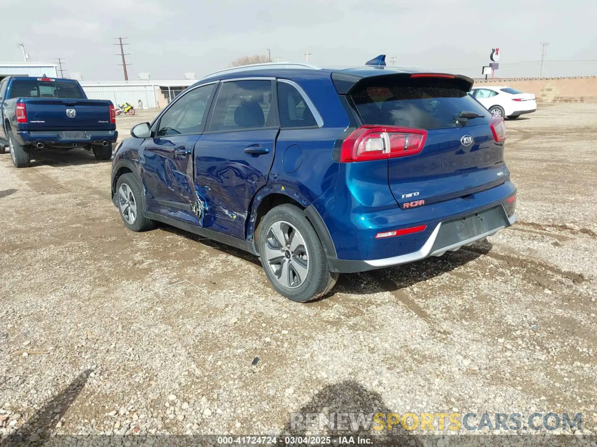 2 fotografías del automóvil dañado KNDCB3LCXK5248552 KIA NIRO 2019