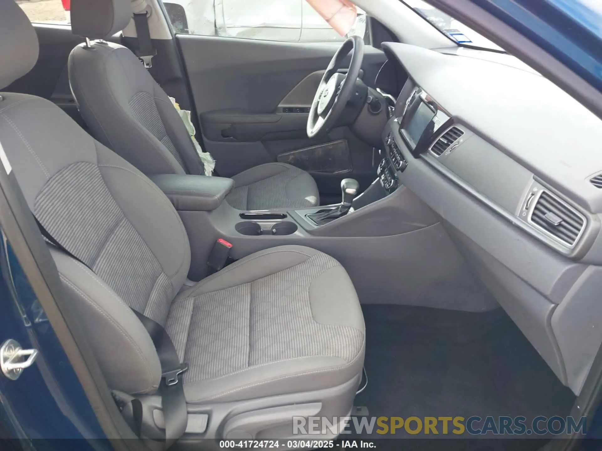 4 fotografías del automóvil dañado KNDCB3LCXK5248552 KIA NIRO 2019