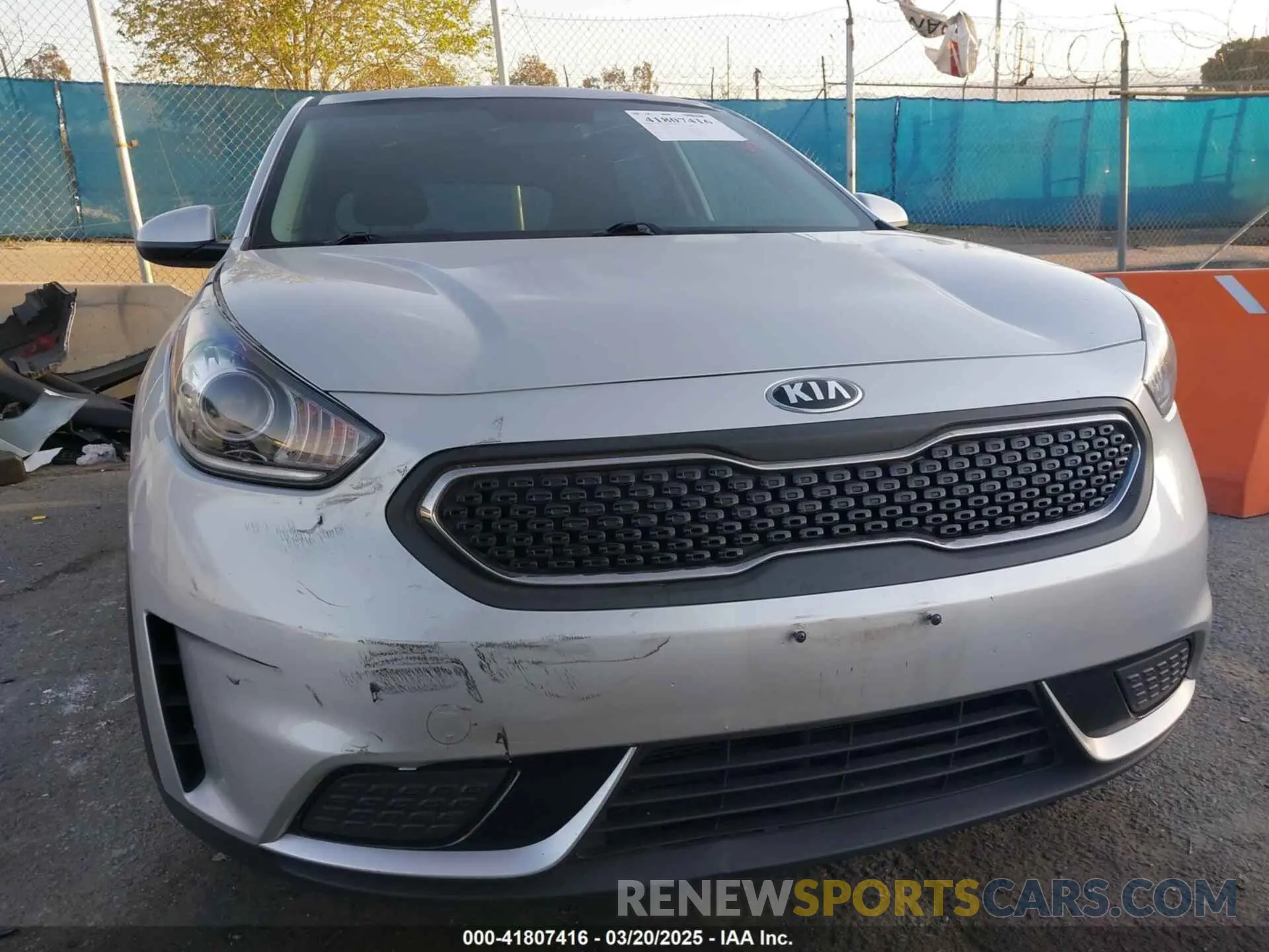 13 fotografías del automóvil dañado KNDCB3LCXK5257624 KIA NIRO 2019