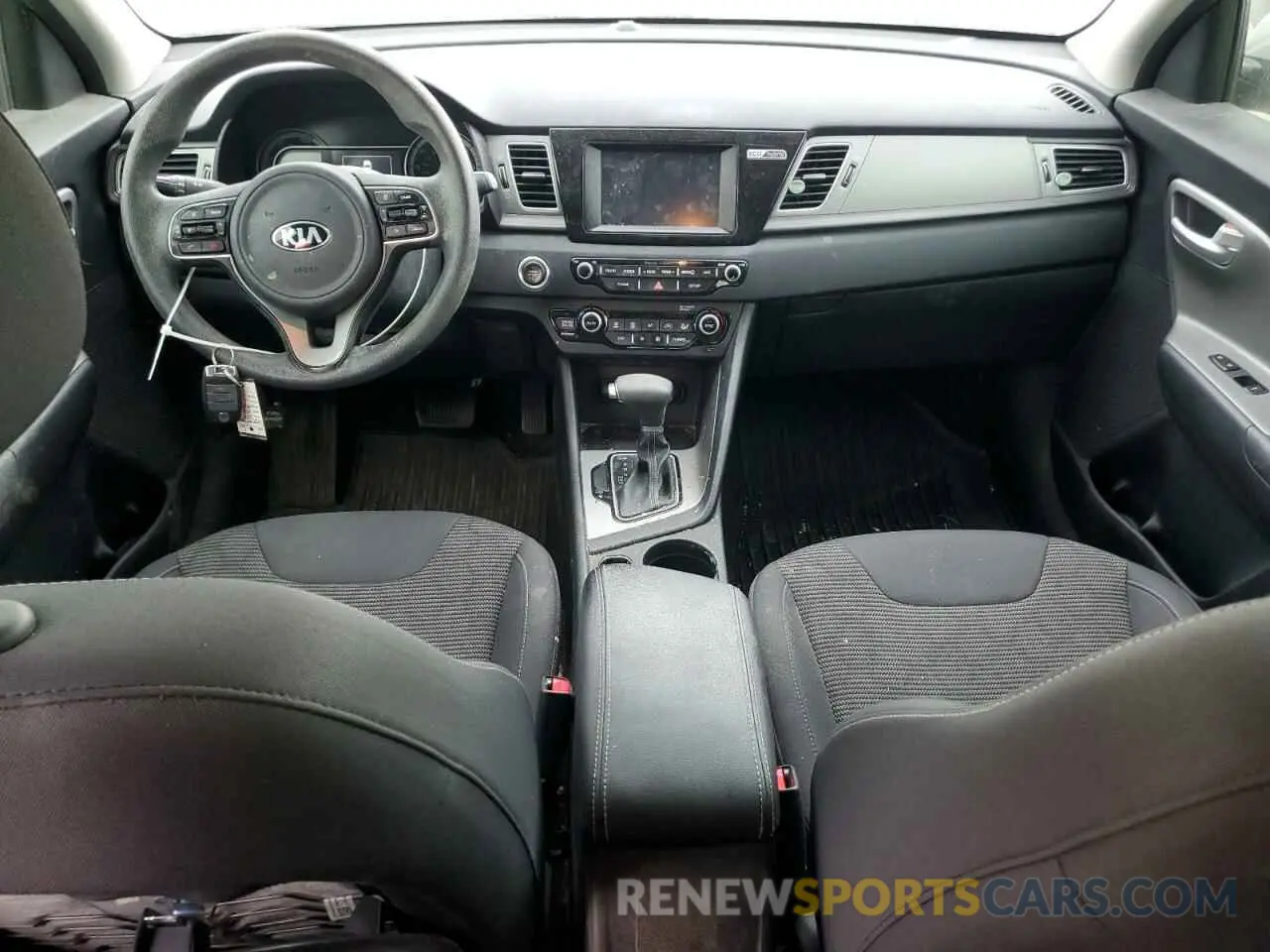 8 fotografías del automóvil dañado KNDCB3LCXK5351132 KIA NIRO 2019