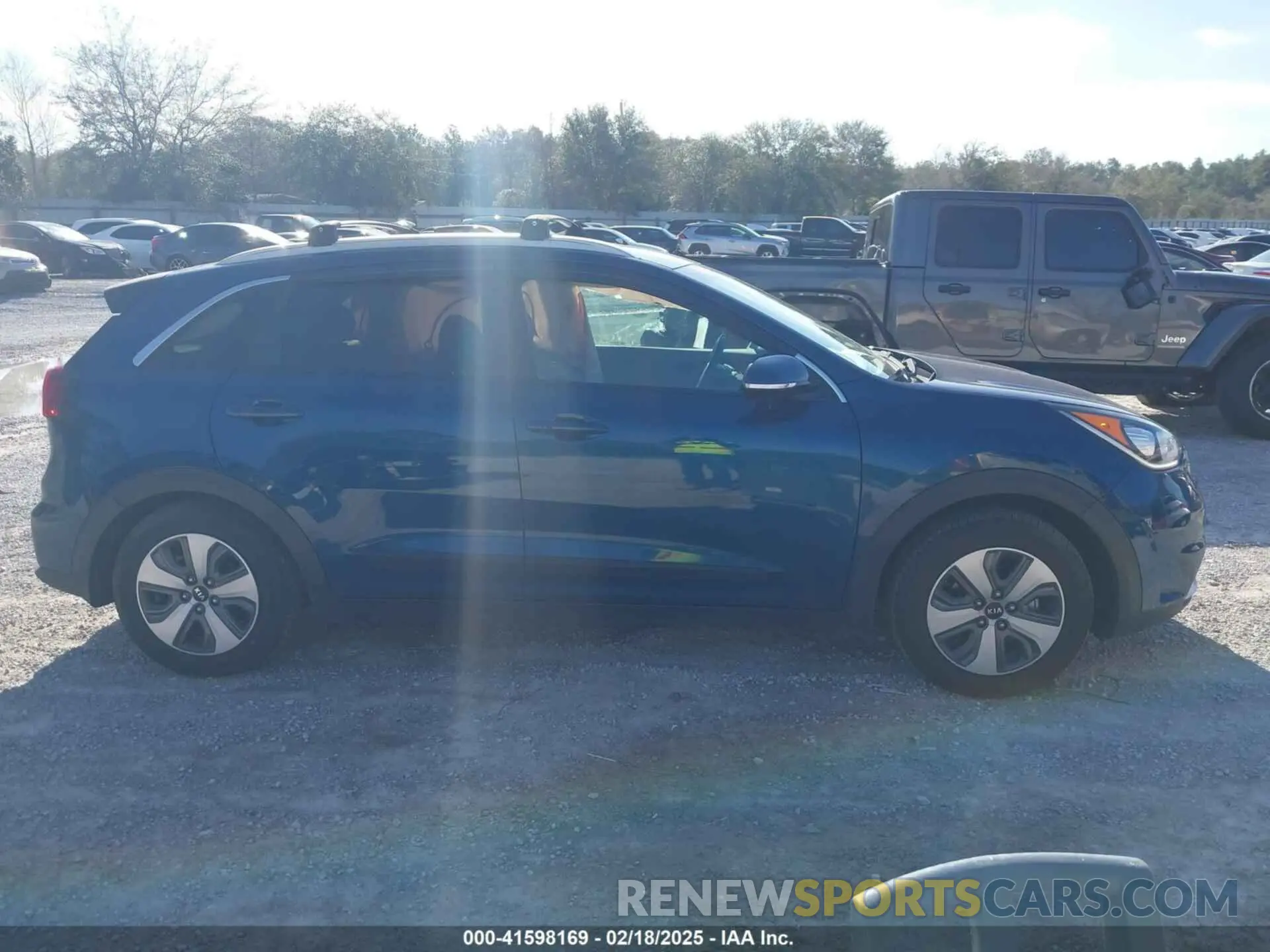 14 fotografías del automóvil dañado KNDCC3LC2K5265519 KIA NIRO 2019