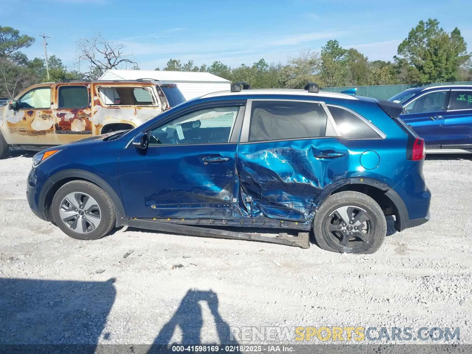15 fotografías del automóvil dañado KNDCC3LC2K5265519 KIA NIRO 2019