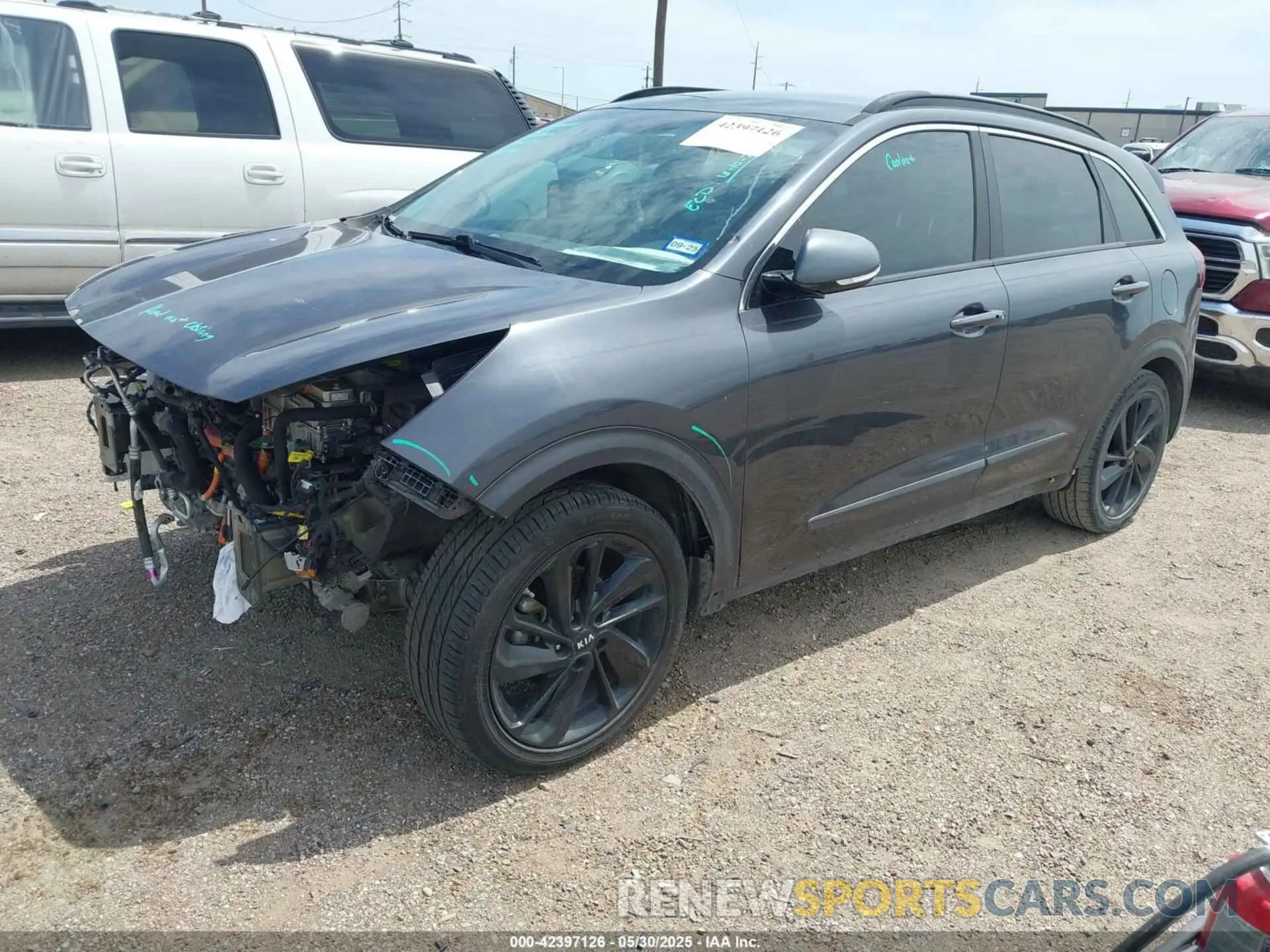 2 fotografías del automóvil dañado KNDCC3LC3K5218421 KIA NIRO 2019