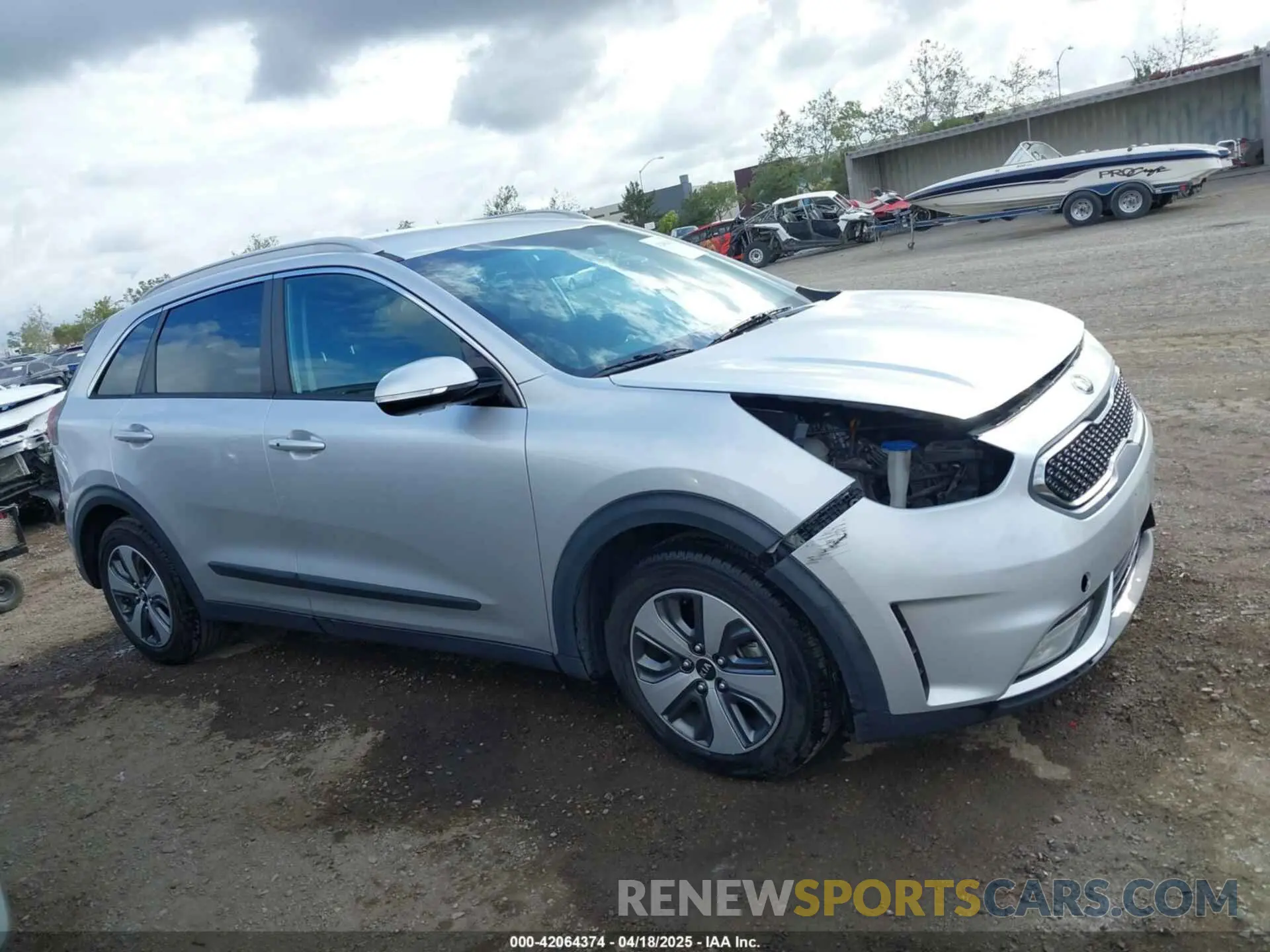 14 fotografías del automóvil dañado KNDCC3LC8K5351854 KIA NIRO 2019