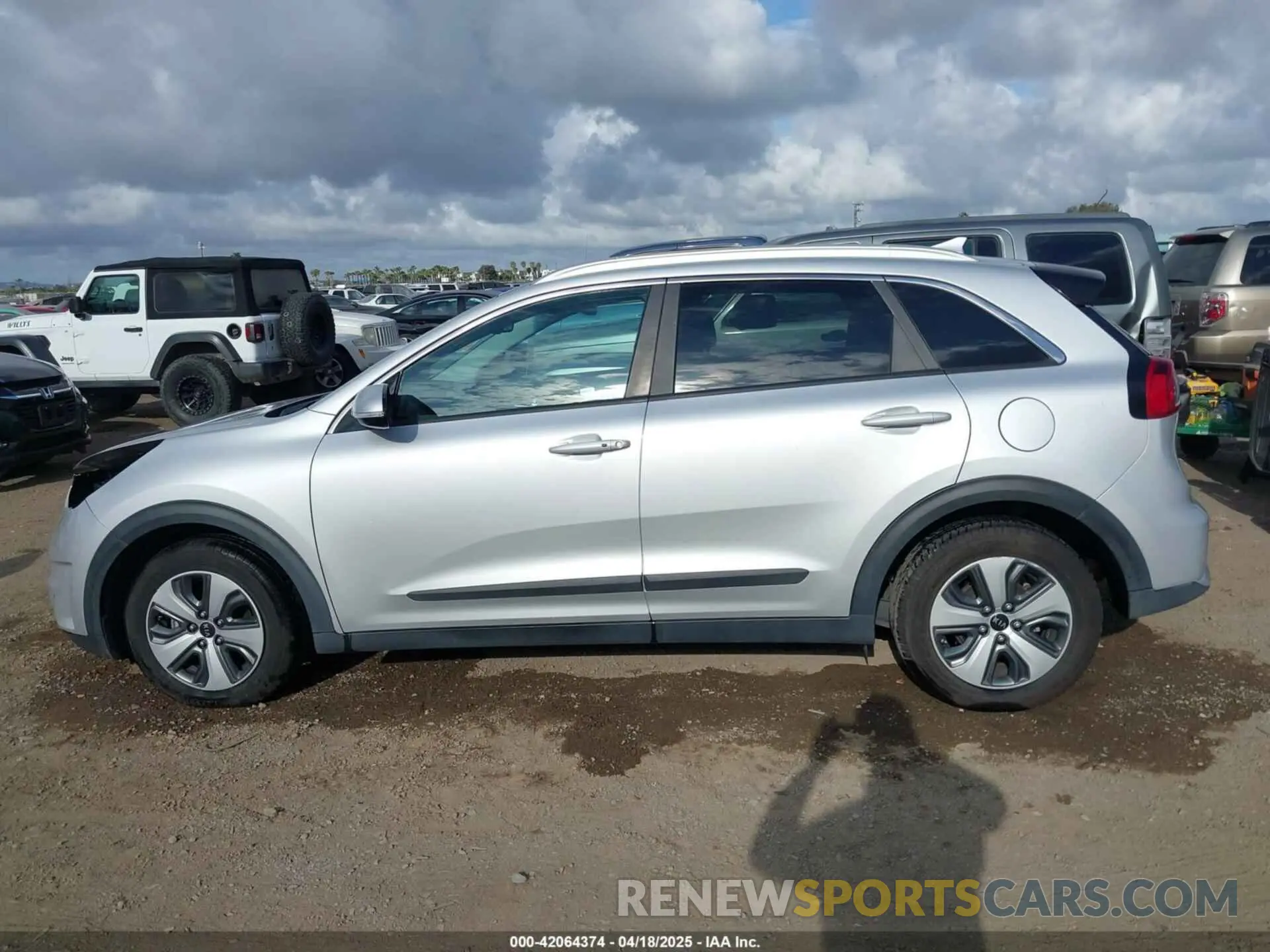 15 fotografías del automóvil dañado KNDCC3LC8K5351854 KIA NIRO 2019