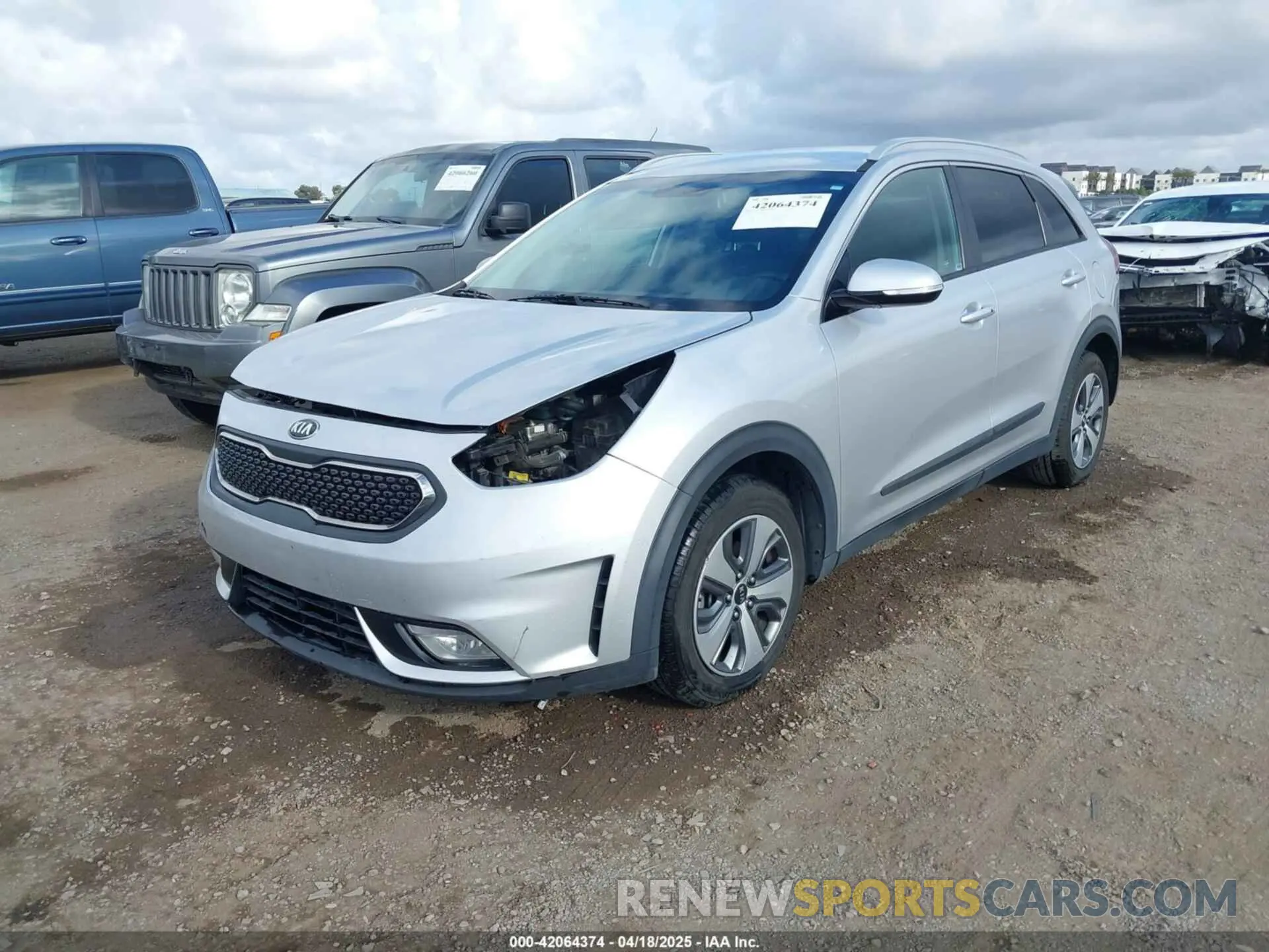 2 fotografías del automóvil dañado KNDCC3LC8K5351854 KIA NIRO 2019