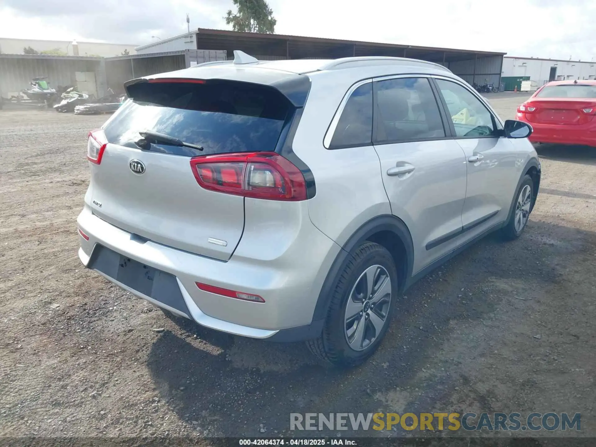 4 fotografías del automóvil dañado KNDCC3LC8K5351854 KIA NIRO 2019