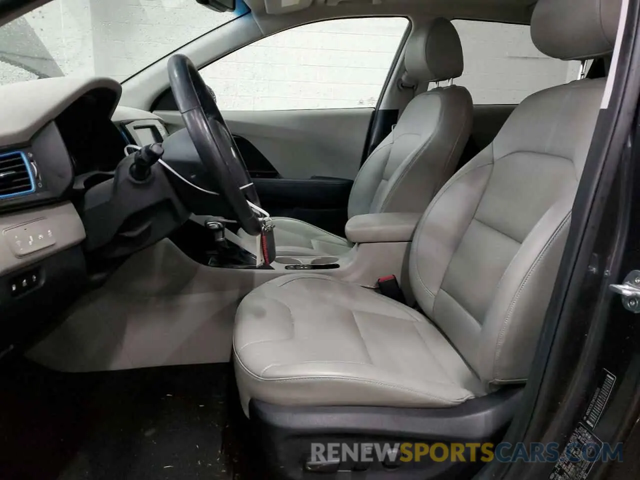 7 fotografías del automóvil dañado KNDCC3LD1K5325511 KIA NIRO 2019