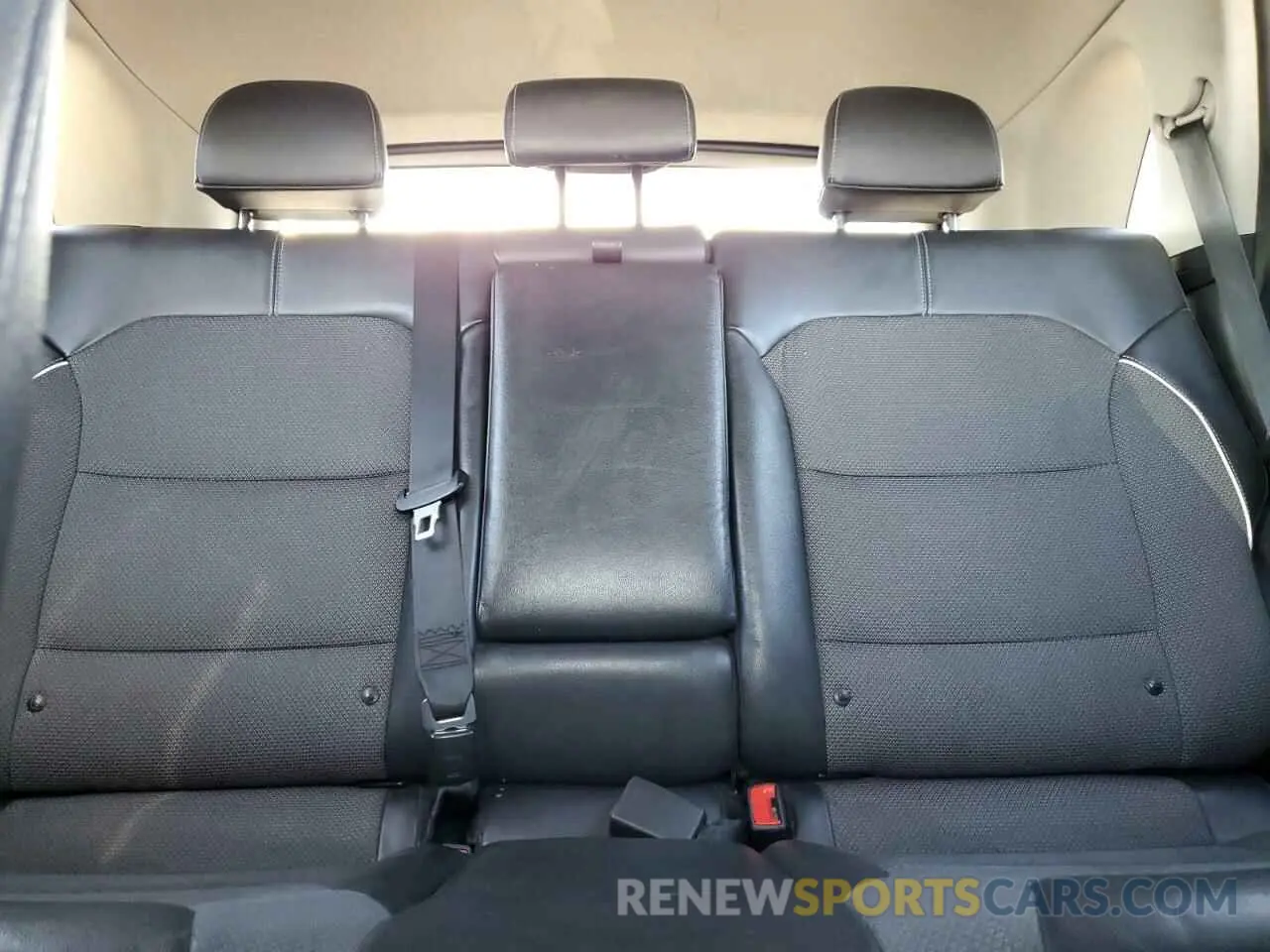 10 fotografías del automóvil dañado KNDCC3LG8K5024177 KIA NIRO 2019