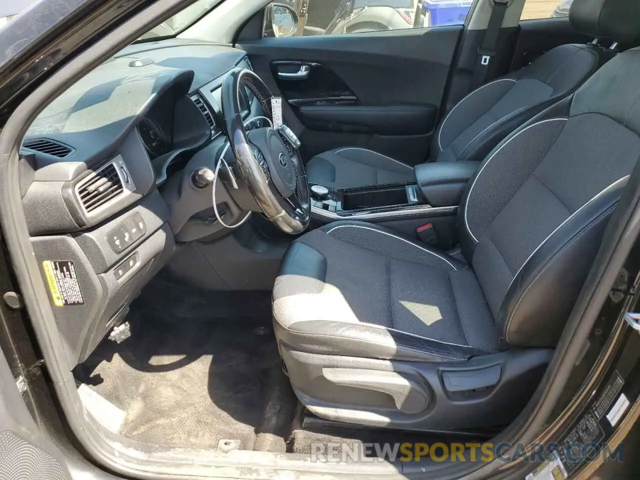 7 fotografías del automóvil dañado KNDCC3LG8K5024261 KIA NIRO 2019