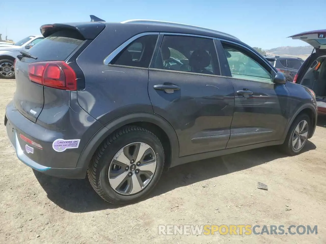 3 fotografías del automóvil dañado KNDCM3LD7K5326028 KIA NIRO 2019