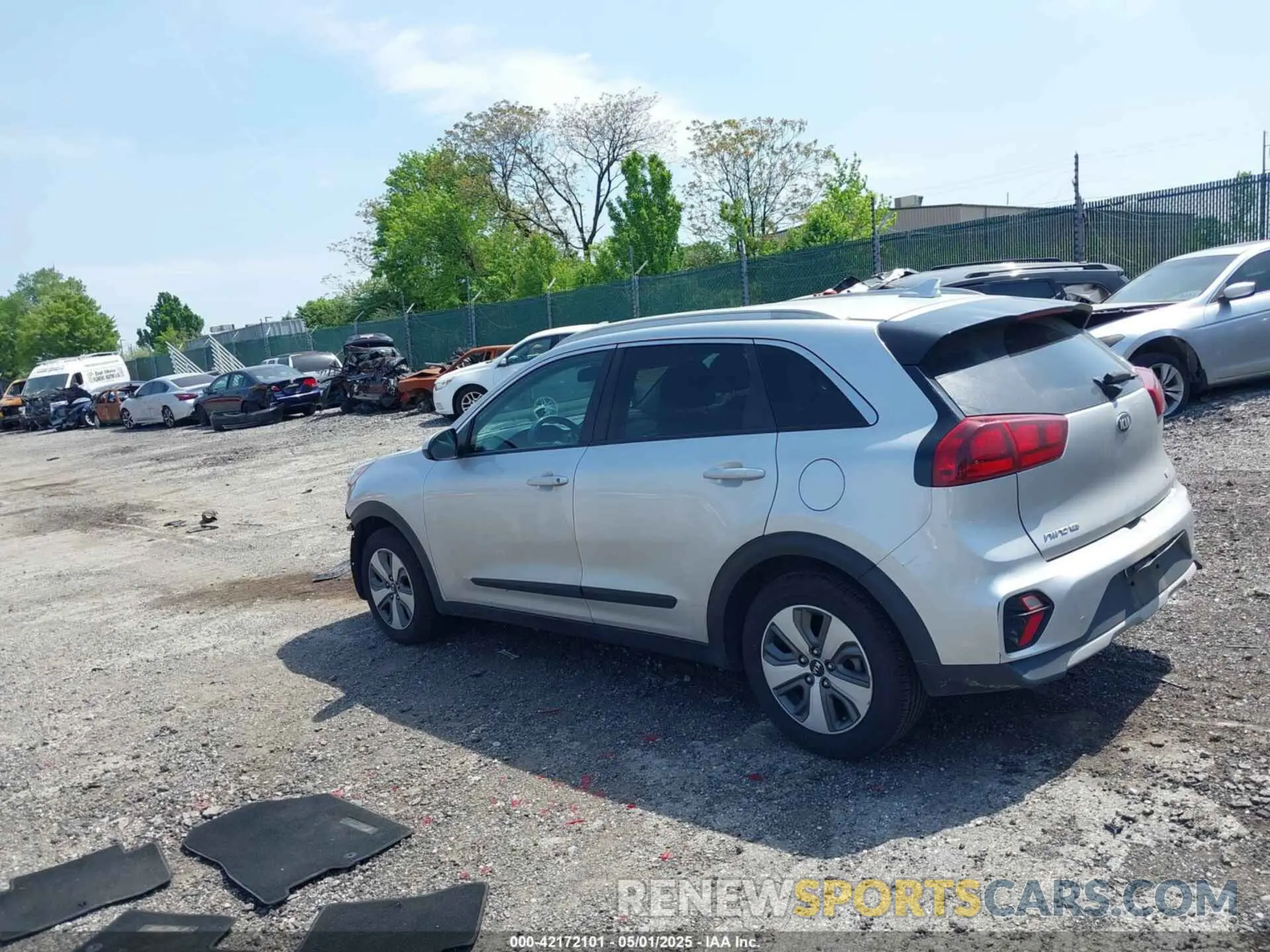 3 fotografías del automóvil dañado KNDCB3LC0L5360696 KIA NIRO 2020