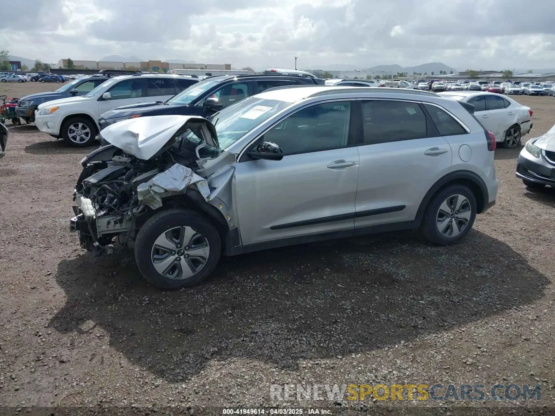 15 fotografías del automóvil dañado KNDCB3LC0L5371441 KIA NIRO 2020