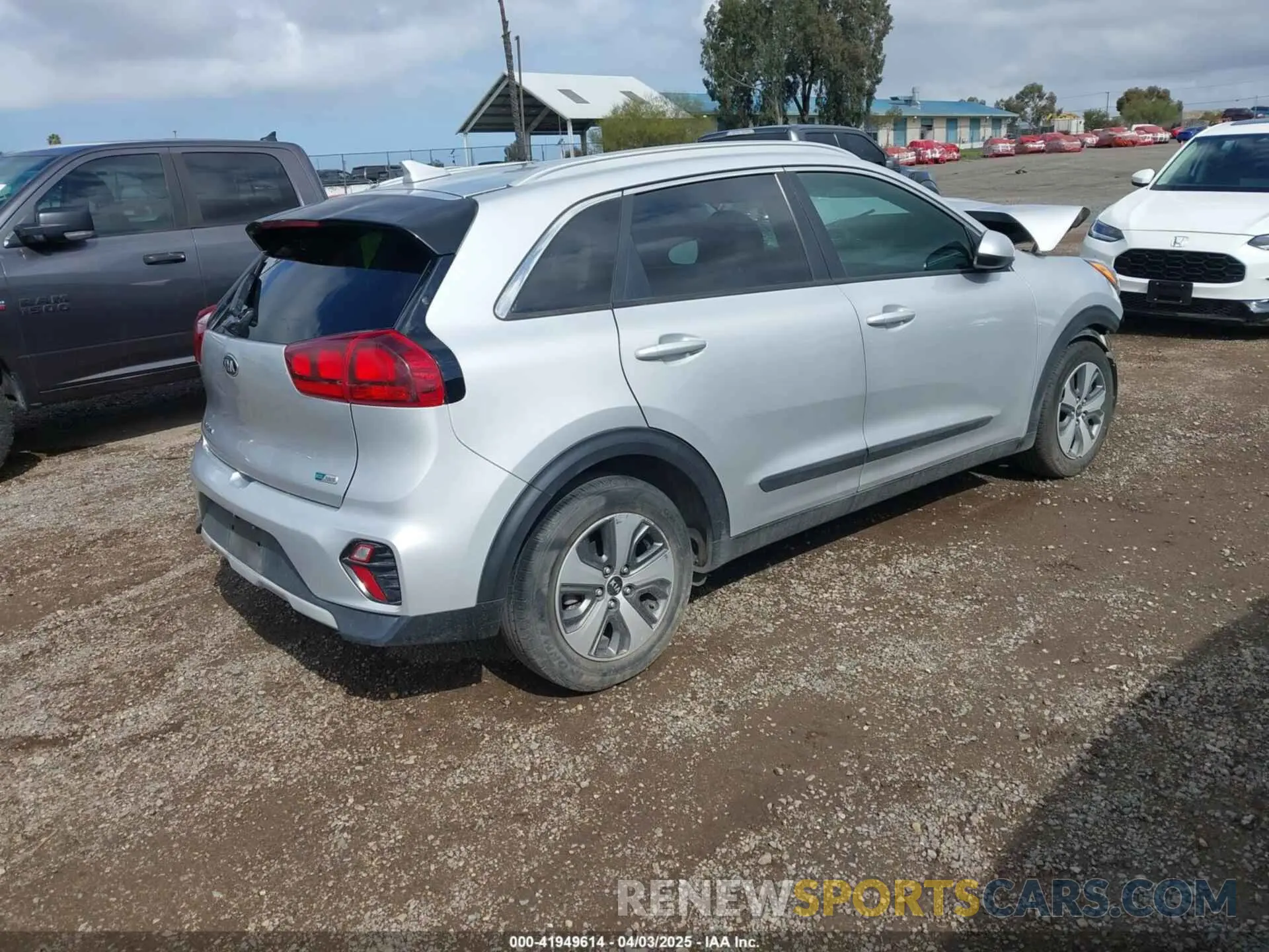 4 fotografías del automóvil dañado KNDCB3LC0L5371441 KIA NIRO 2020