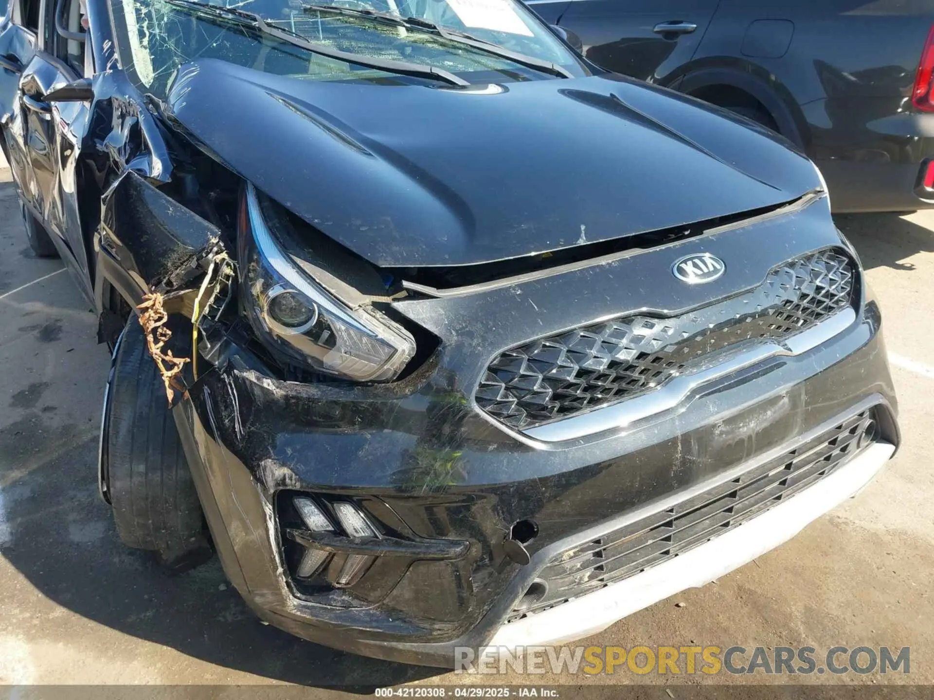 15 fotografías del automóvil dañado KNDCB3LC2L5375460 KIA NIRO 2020
