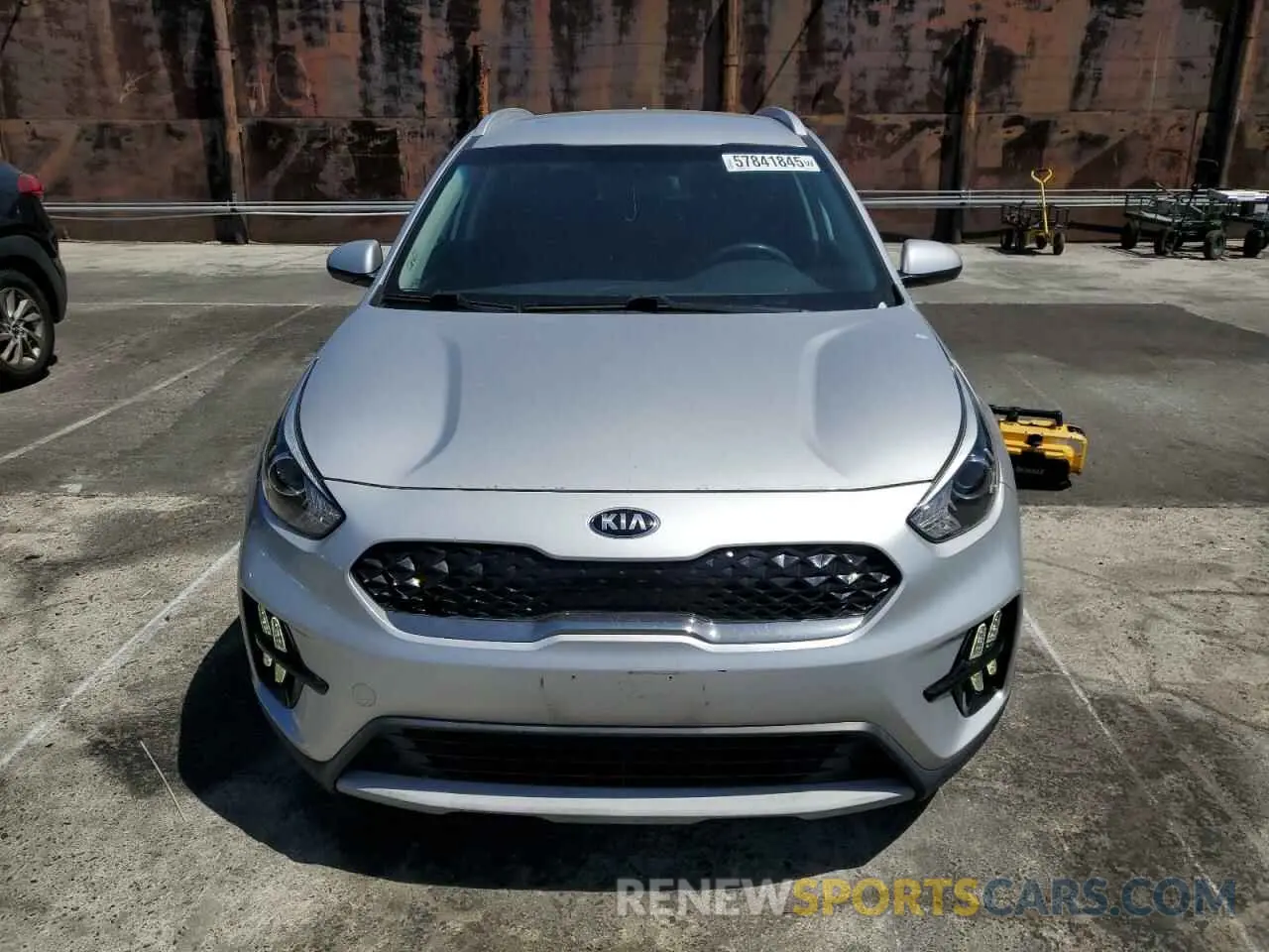 5 fotografías del automóvil dañado KNDCB3LC2L5397412 KIA NIRO 2020