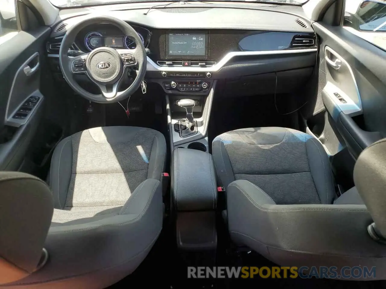 8 fotografías del automóvil dañado KNDCB3LC2L5397412 KIA NIRO 2020