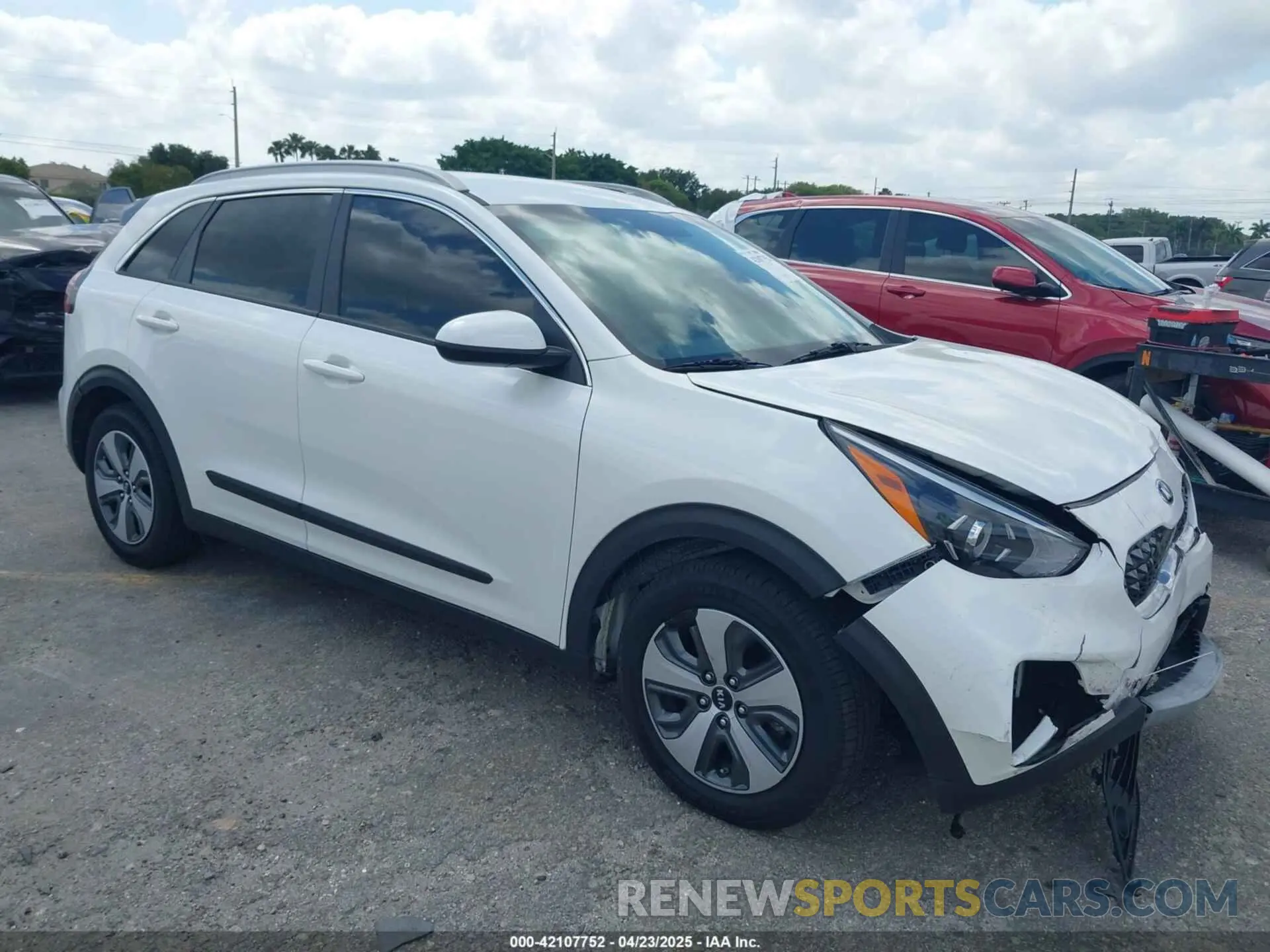 1 fotografías del automóvil dañado KNDCB3LC3L5423810 KIA NIRO 2020