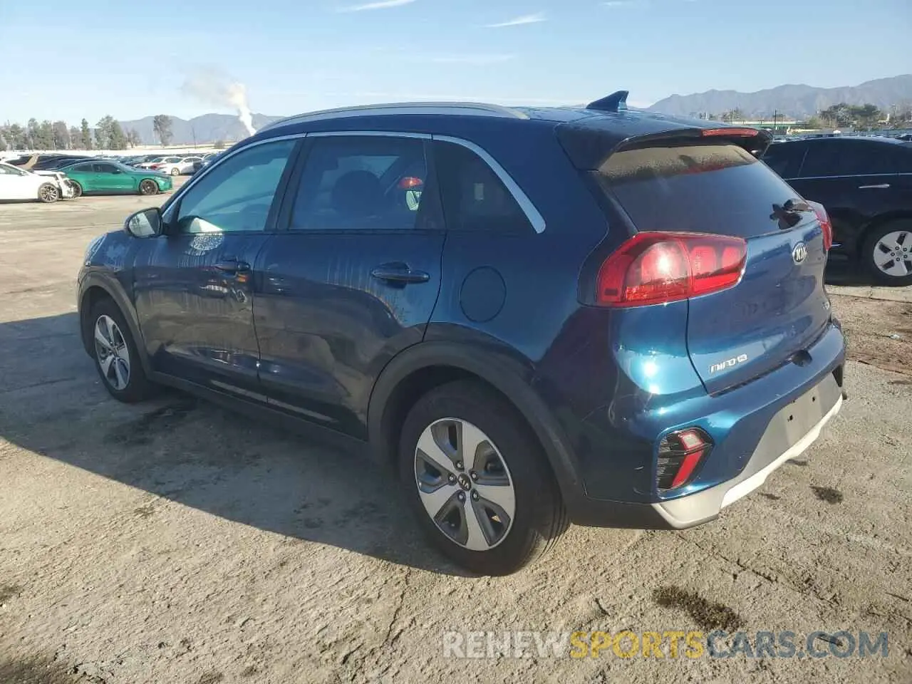 2 fotografías del automóvil dañado KNDCB3LC4L5397881 KIA NIRO 2020