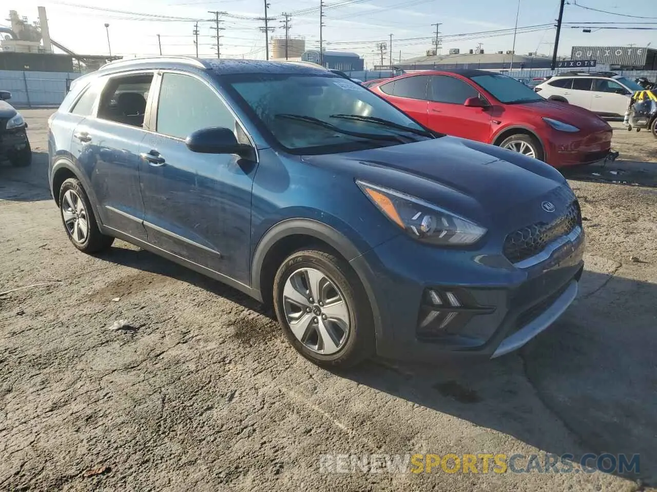 4 fotografías del automóvil dañado KNDCB3LC4L5397881 KIA NIRO 2020