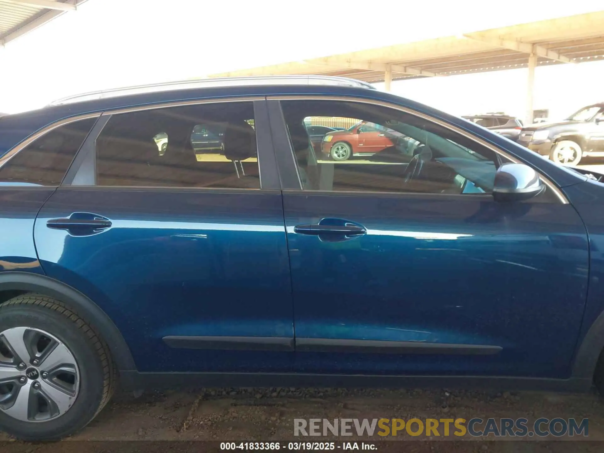 12 fotografías del automóvil dañado KNDCB3LC4L5439787 KIA NIRO 2020