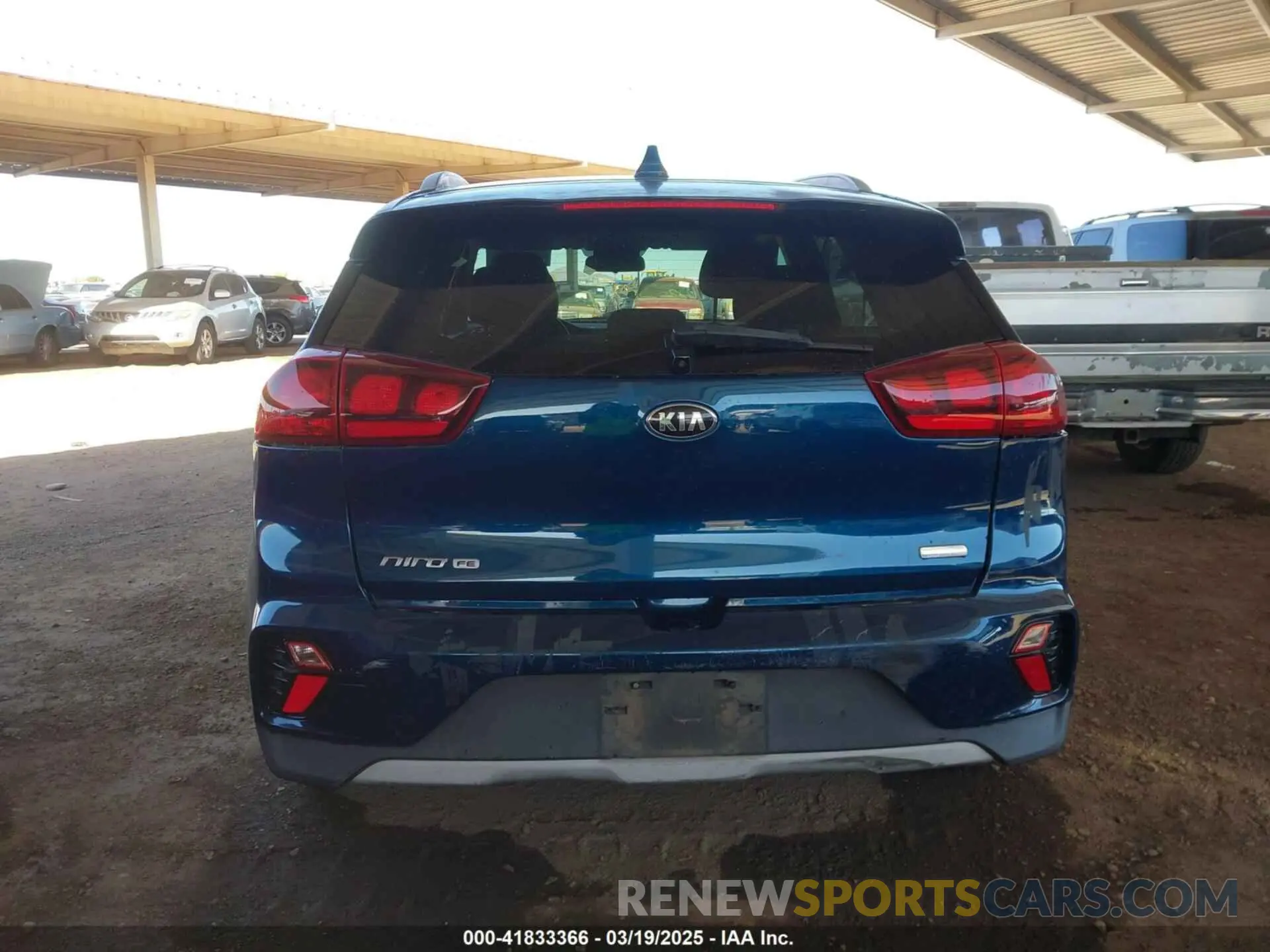 15 fotografías del automóvil dañado KNDCB3LC4L5439787 KIA NIRO 2020