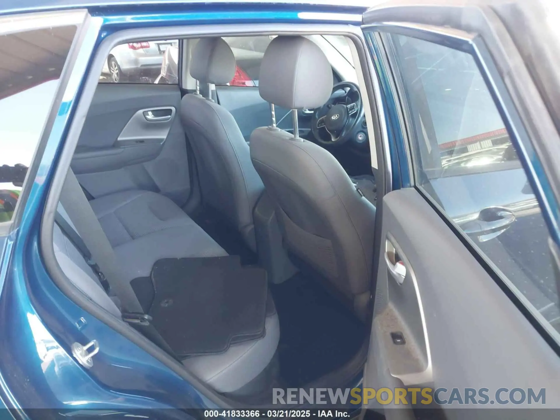 8 fotografías del automóvil dañado KNDCB3LC4L5439787 KIA NIRO 2020