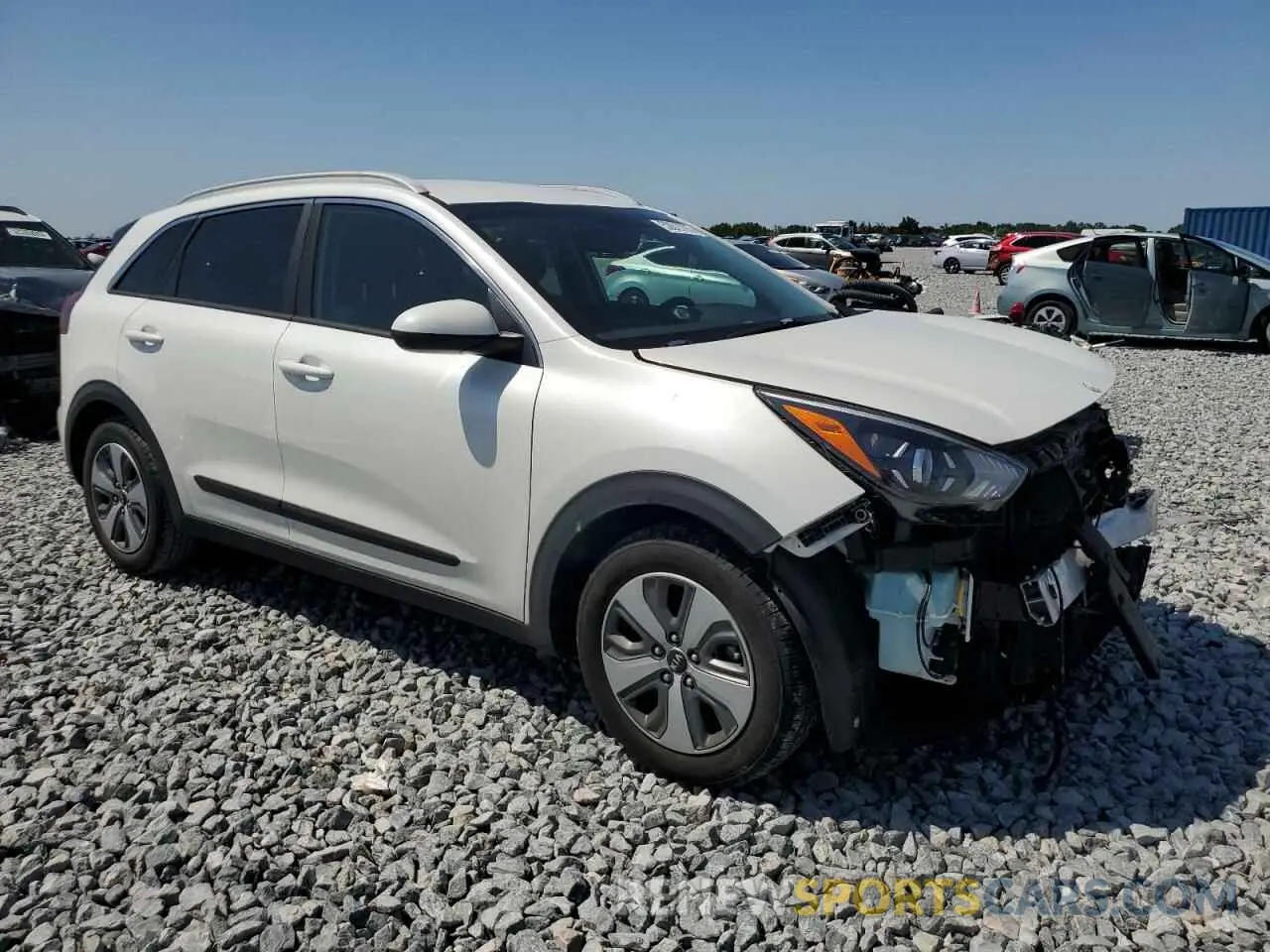 4 fotografías del automóvil dañado KNDCB3LC5L5362167 KIA NIRO 2020