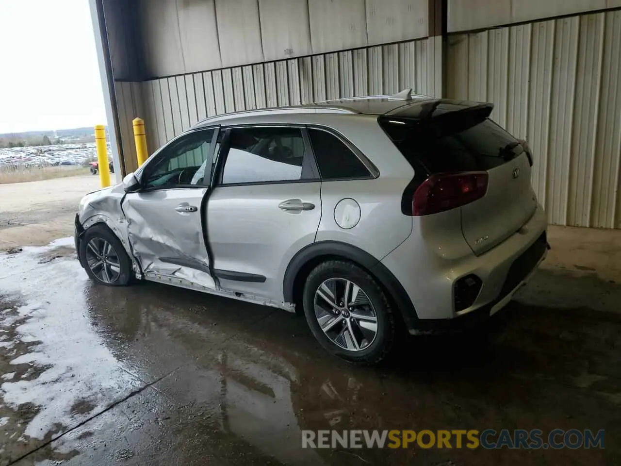 2 fotografías del automóvil dañado KNDCB3LC5L5436235 KIA NIRO 2020