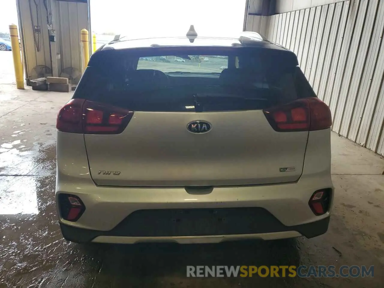 6 fotografías del automóvil dañado KNDCB3LC5L5436235 KIA NIRO 2020