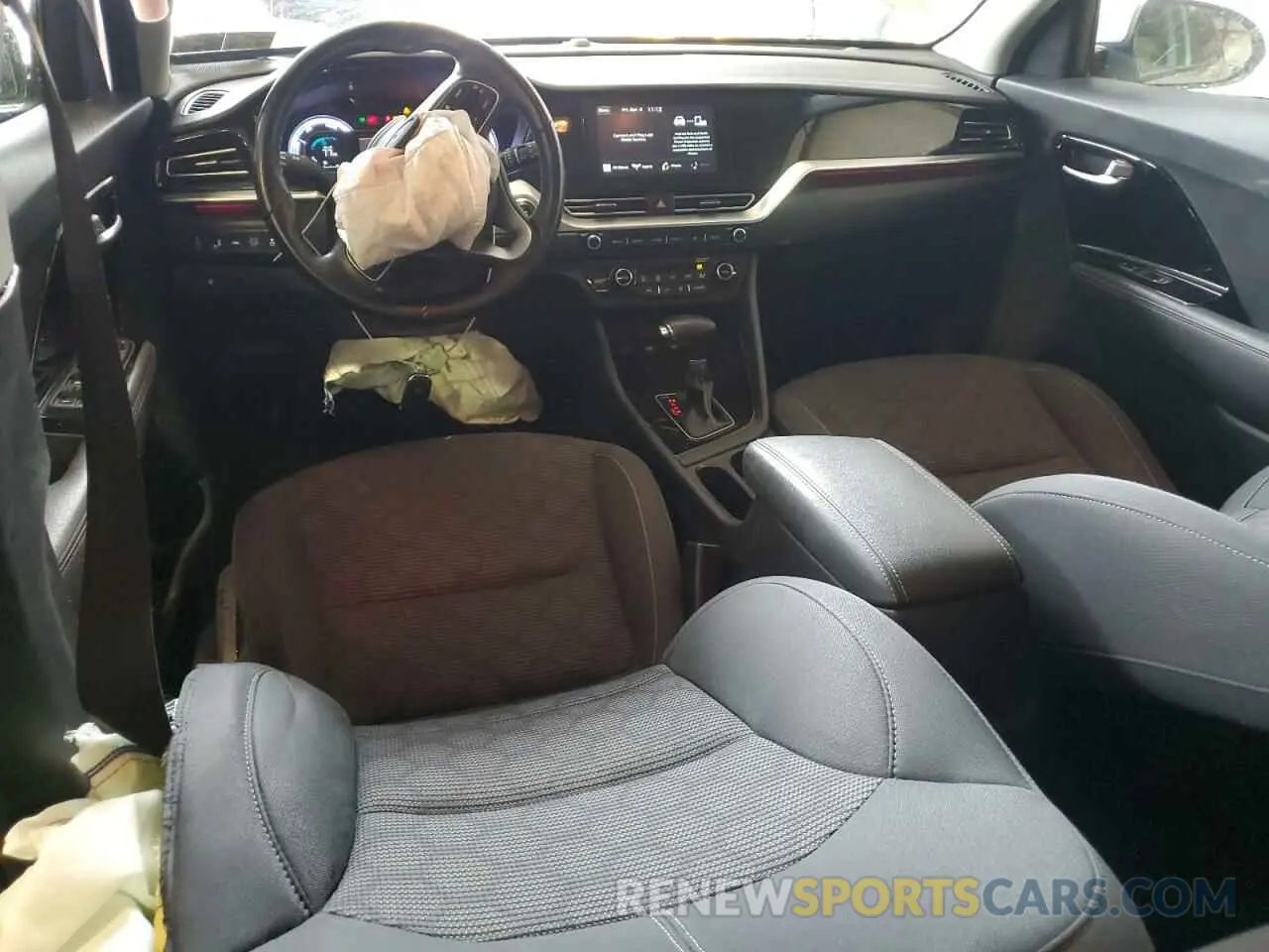 8 fotografías del automóvil dañado KNDCB3LC5L5436235 KIA NIRO 2020