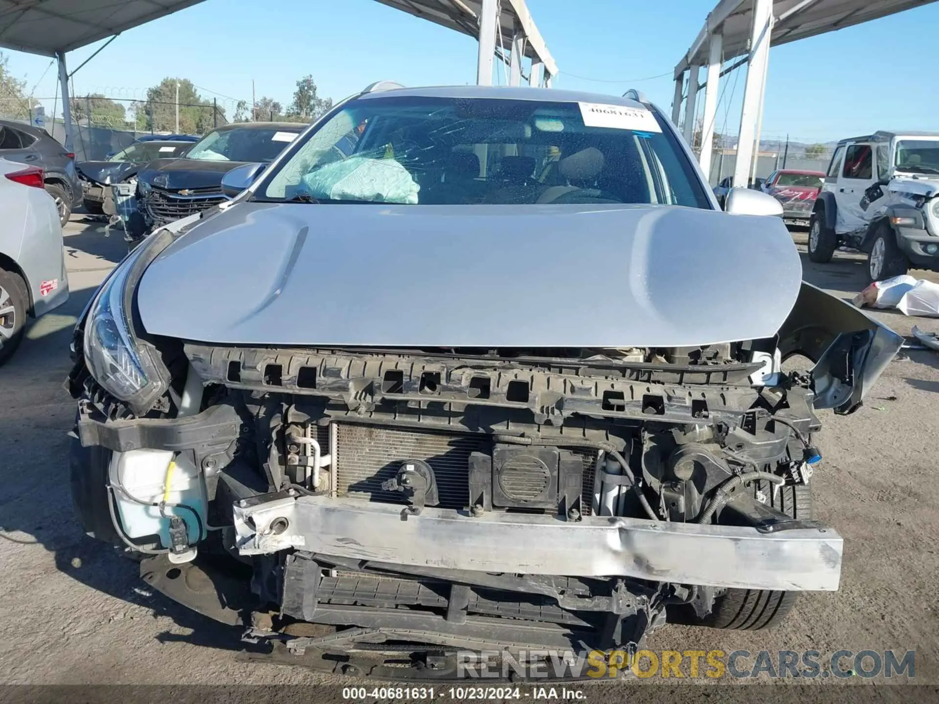 12 fotografías del automóvil dañado KNDCB3LC6L5438852 KIA NIRO 2020