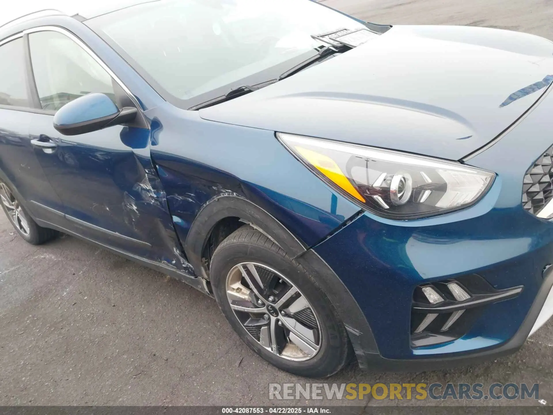 6 fotografías del automóvil dañado KNDCB3LC8L5443129 KIA NIRO 2020