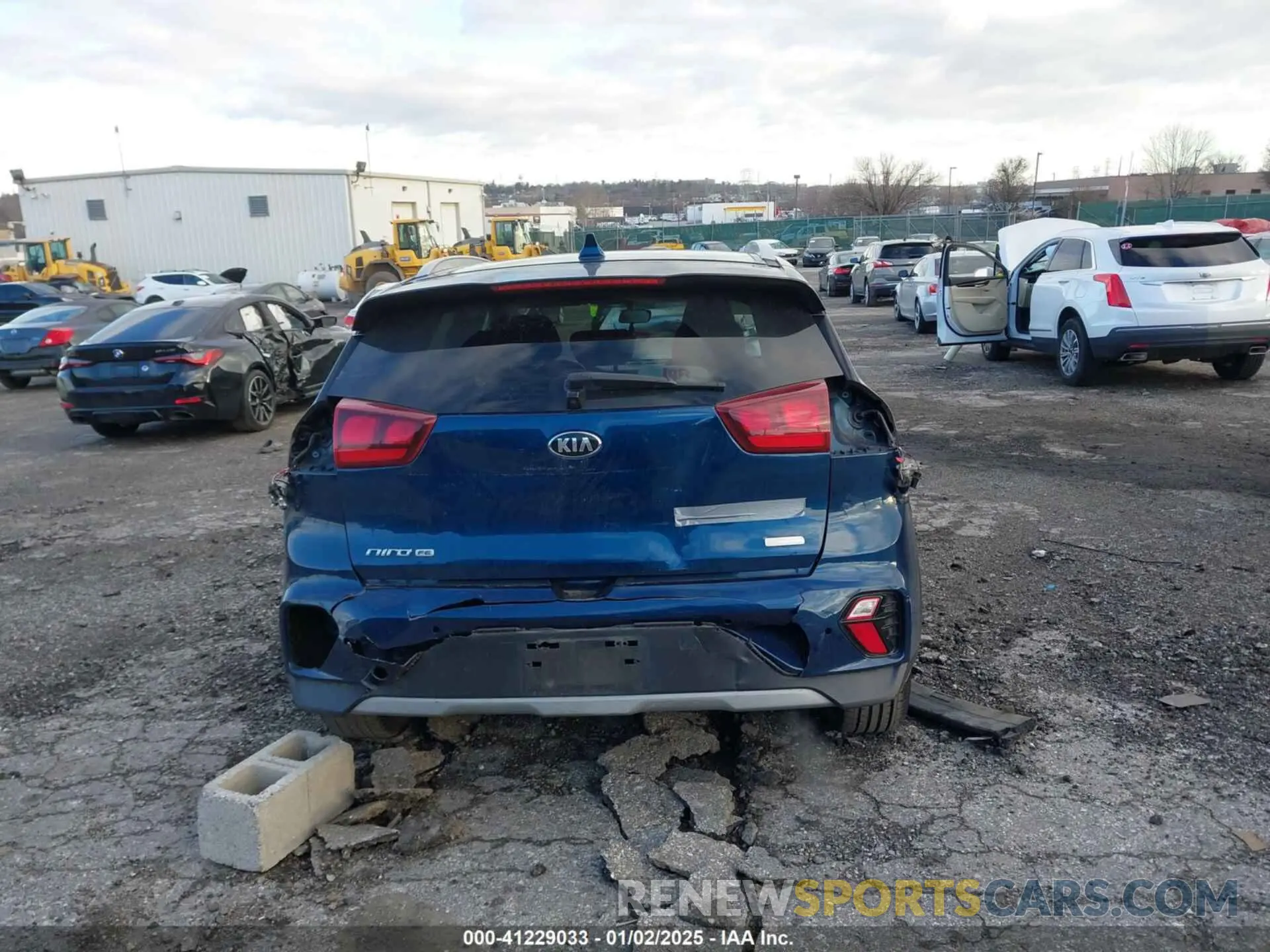 15 fotografías del automóvil dañado KNDCB3LC9L5360907 KIA NIRO 2020