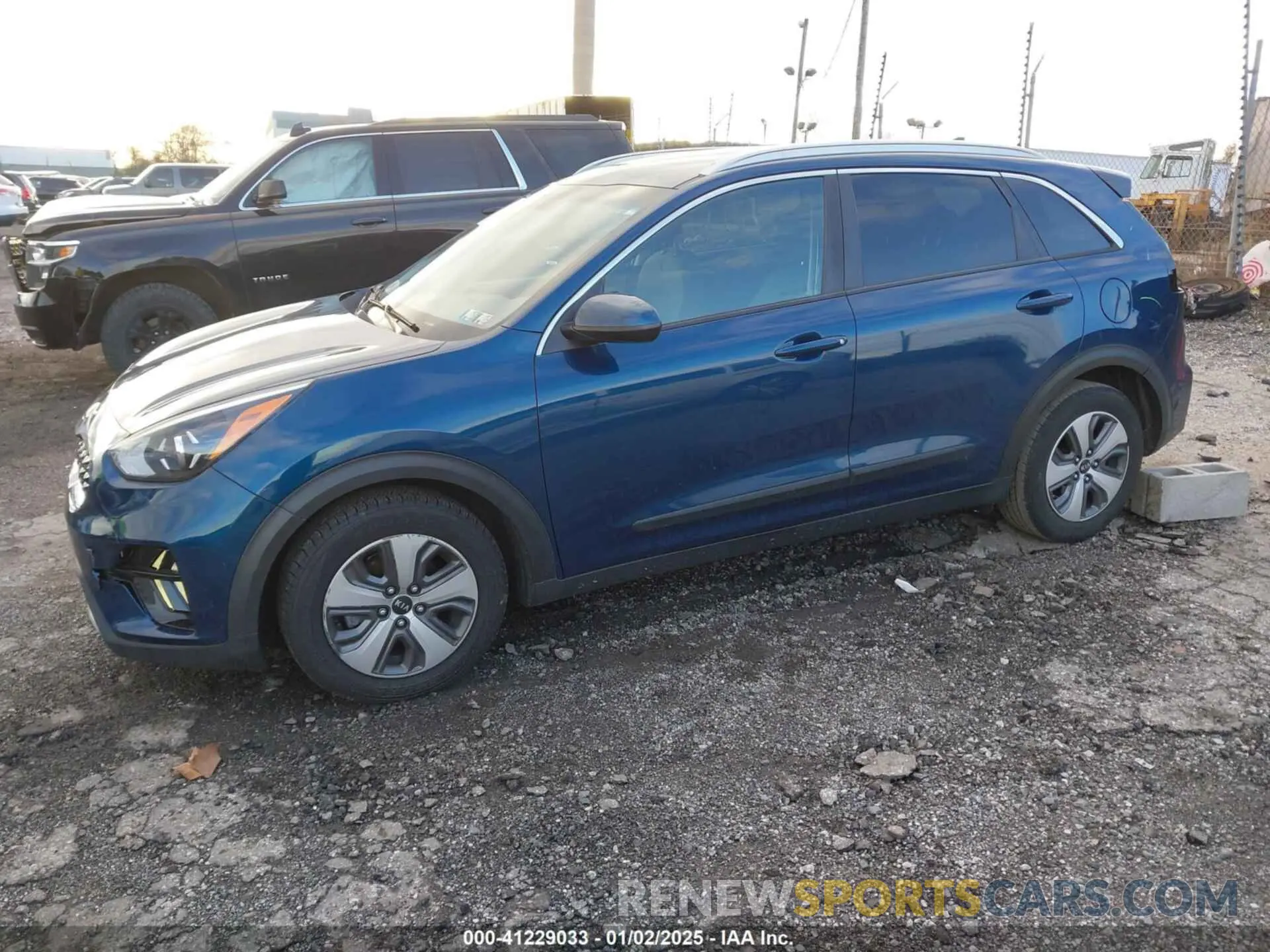 2 fotografías del automóvil dañado KNDCB3LC9L5360907 KIA NIRO 2020