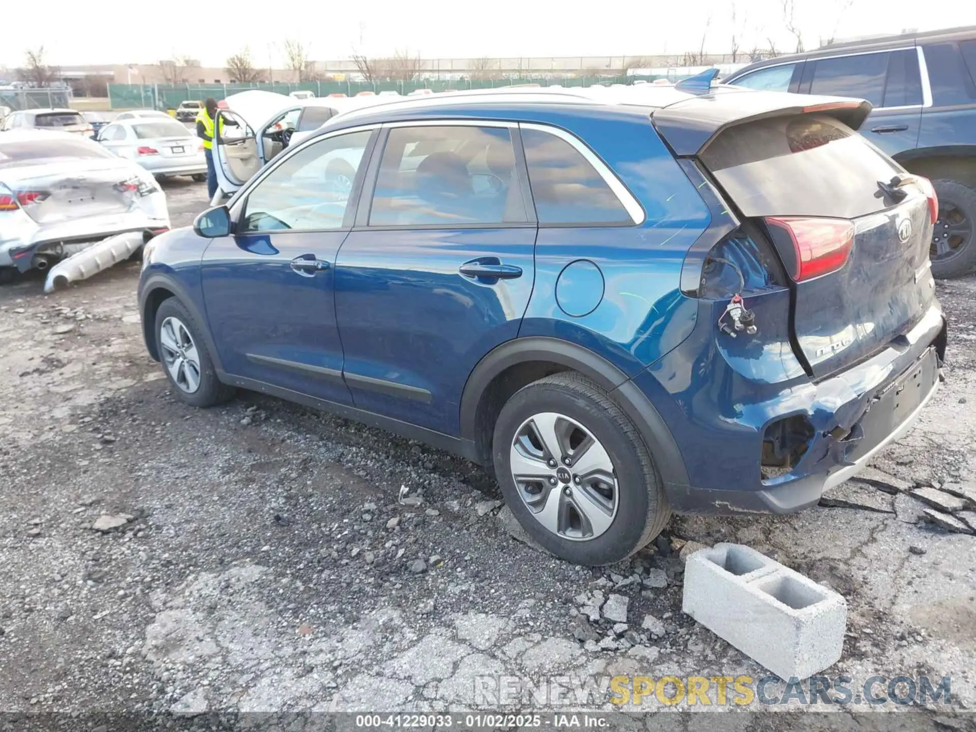 3 fotografías del automóvil dañado KNDCB3LC9L5360907 KIA NIRO 2020