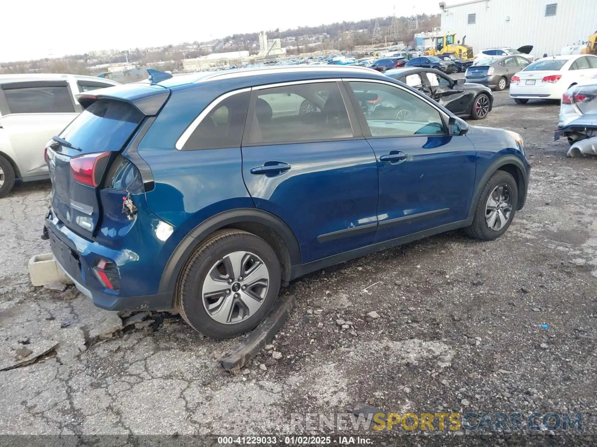 4 fotografías del automóvil dañado KNDCB3LC9L5360907 KIA NIRO 2020