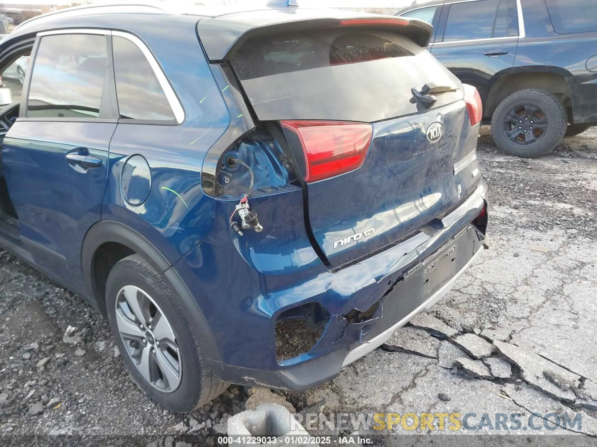 6 fotografías del automóvil dañado KNDCB3LC9L5360907 KIA NIRO 2020