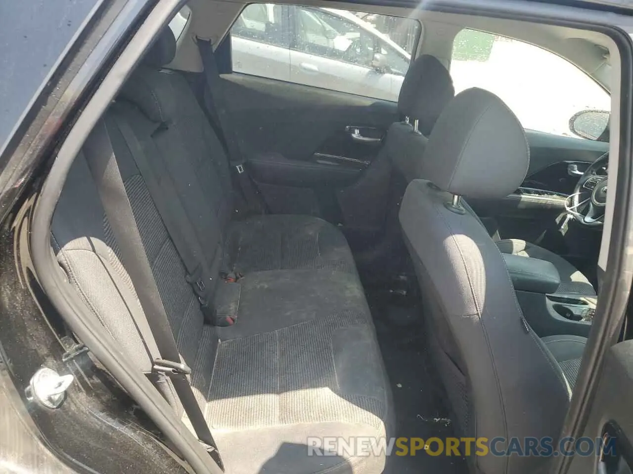 11 fotografías del automóvil dañado KNDCB3LC9L5400435 KIA NIRO 2020