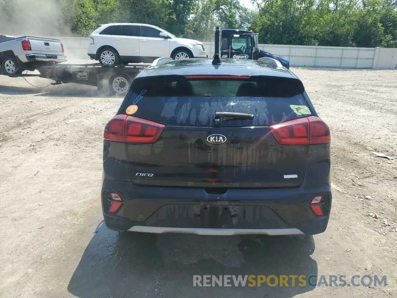 6 fotografías del automóvil dañado KNDCB3LC9L5400435 KIA NIRO 2020